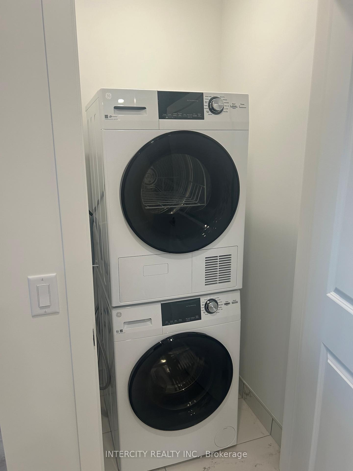Photo 3 of Unit 216, 461 Green Road, Hamilton, Stoney Creek — HOMEH