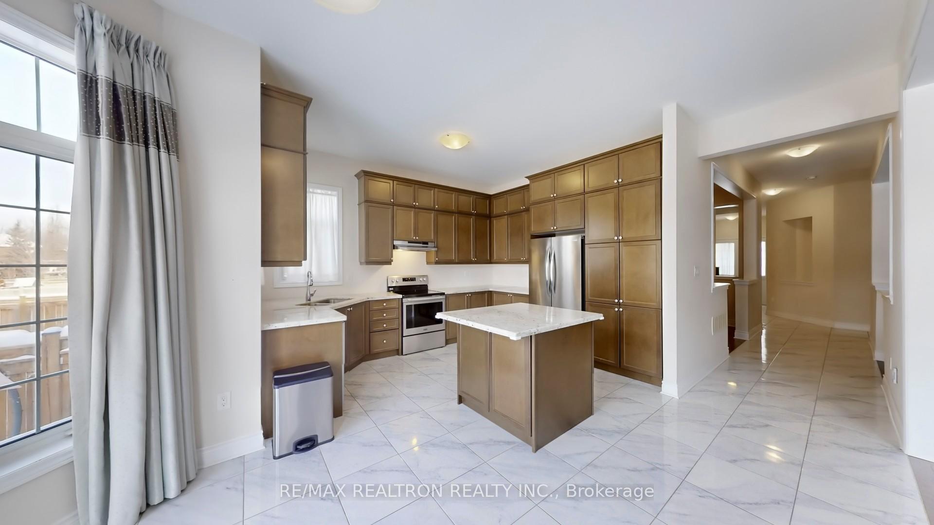 Photo 8 of 19 Monarch Drive, Halton Hills, Georgetown — HOMEH