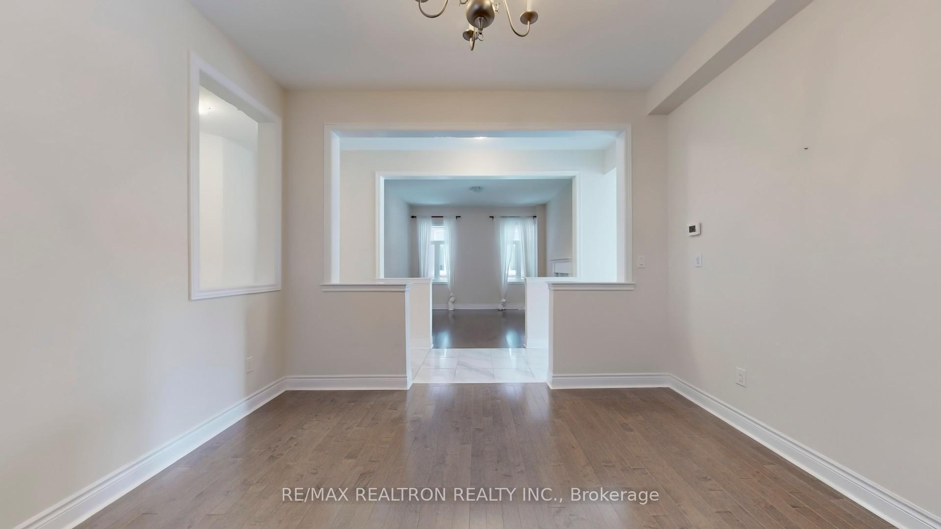 Photo 9 of 19 Monarch Drive, Halton Hills, Georgetown — HOMEH