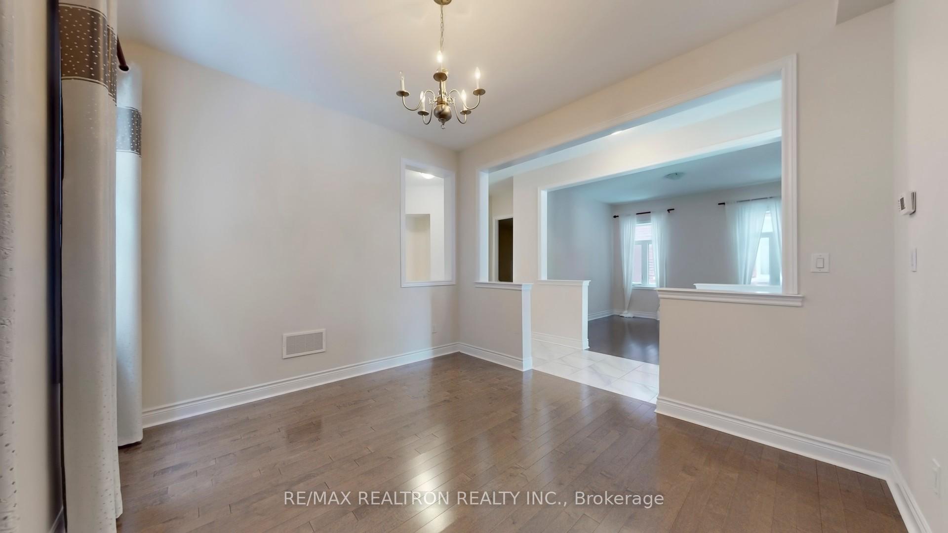 Photo 25 of 19 Monarch Drive, Halton Hills, Georgetown — HOMEH
