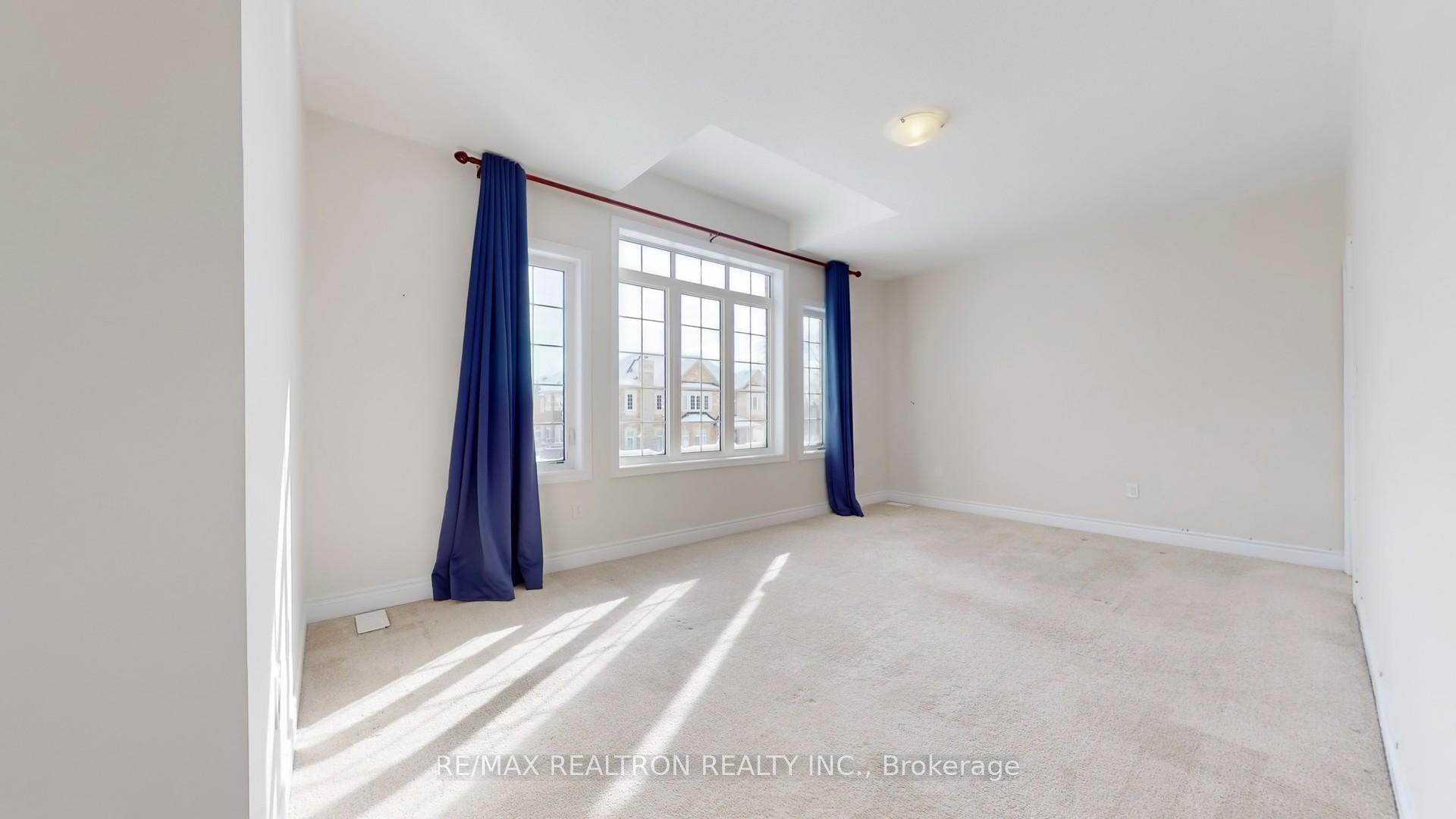 Photo 17 of 19 Monarch Drive, Halton Hills, Georgetown — HOMEH