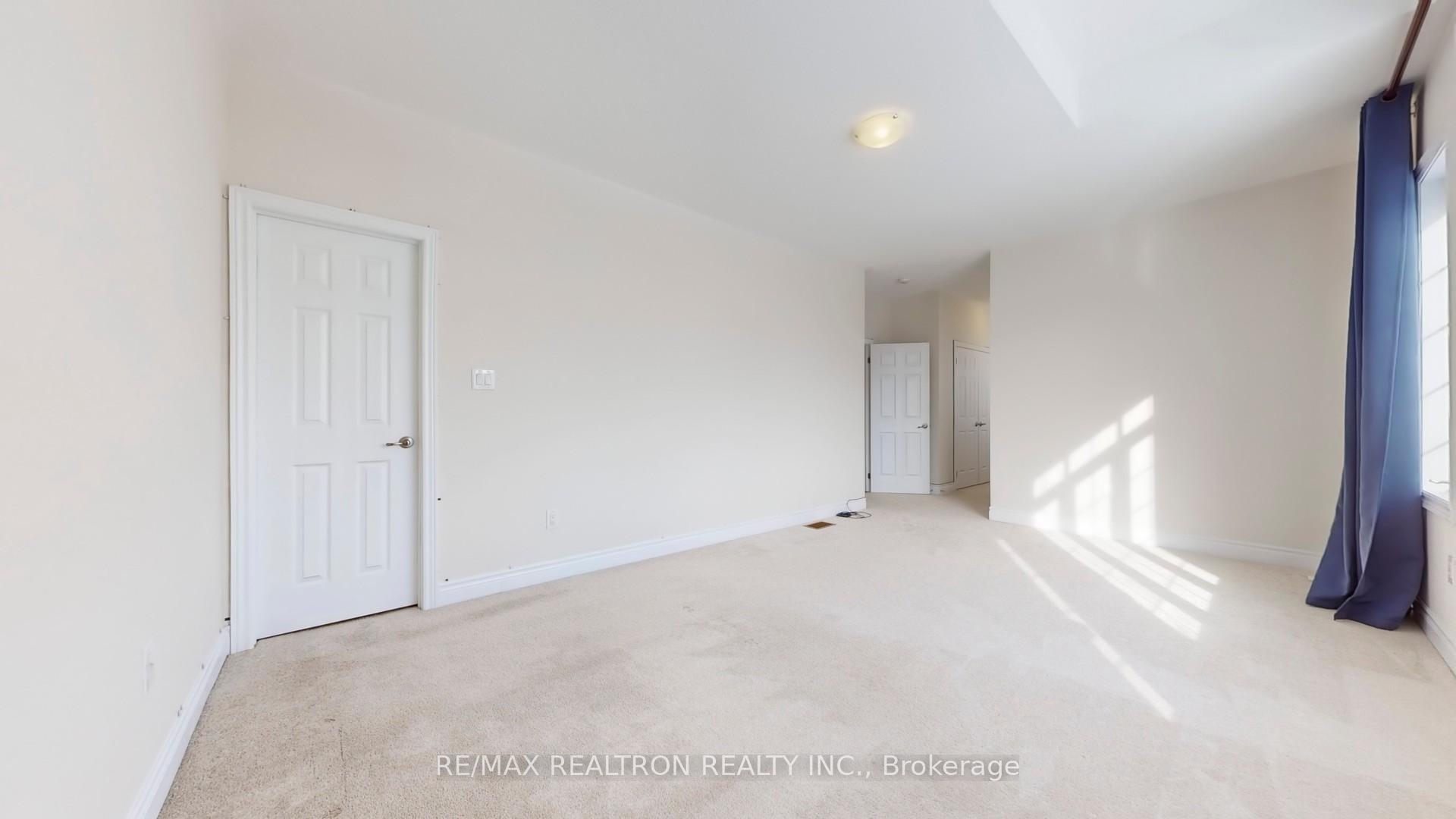 Photo 20 of 19 Monarch Drive, Halton Hills, Georgetown — HOMEH