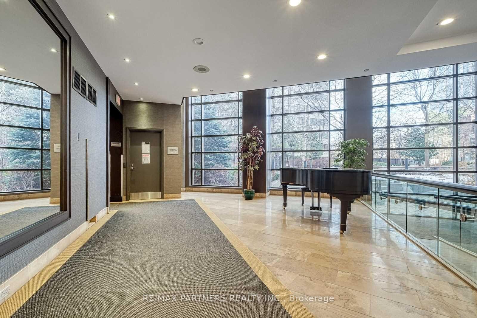 Photo 4 of Unit 410, 23 Sheppard Avenue E, North York, Willowdale East — HOMEH