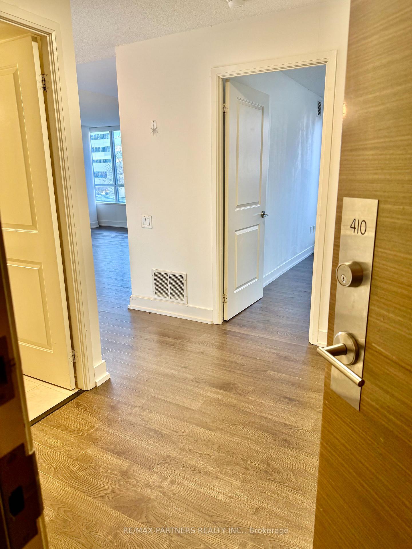 Photo 7 of Unit 410, 23 Sheppard Avenue E, North York, Willowdale East — HOMEH