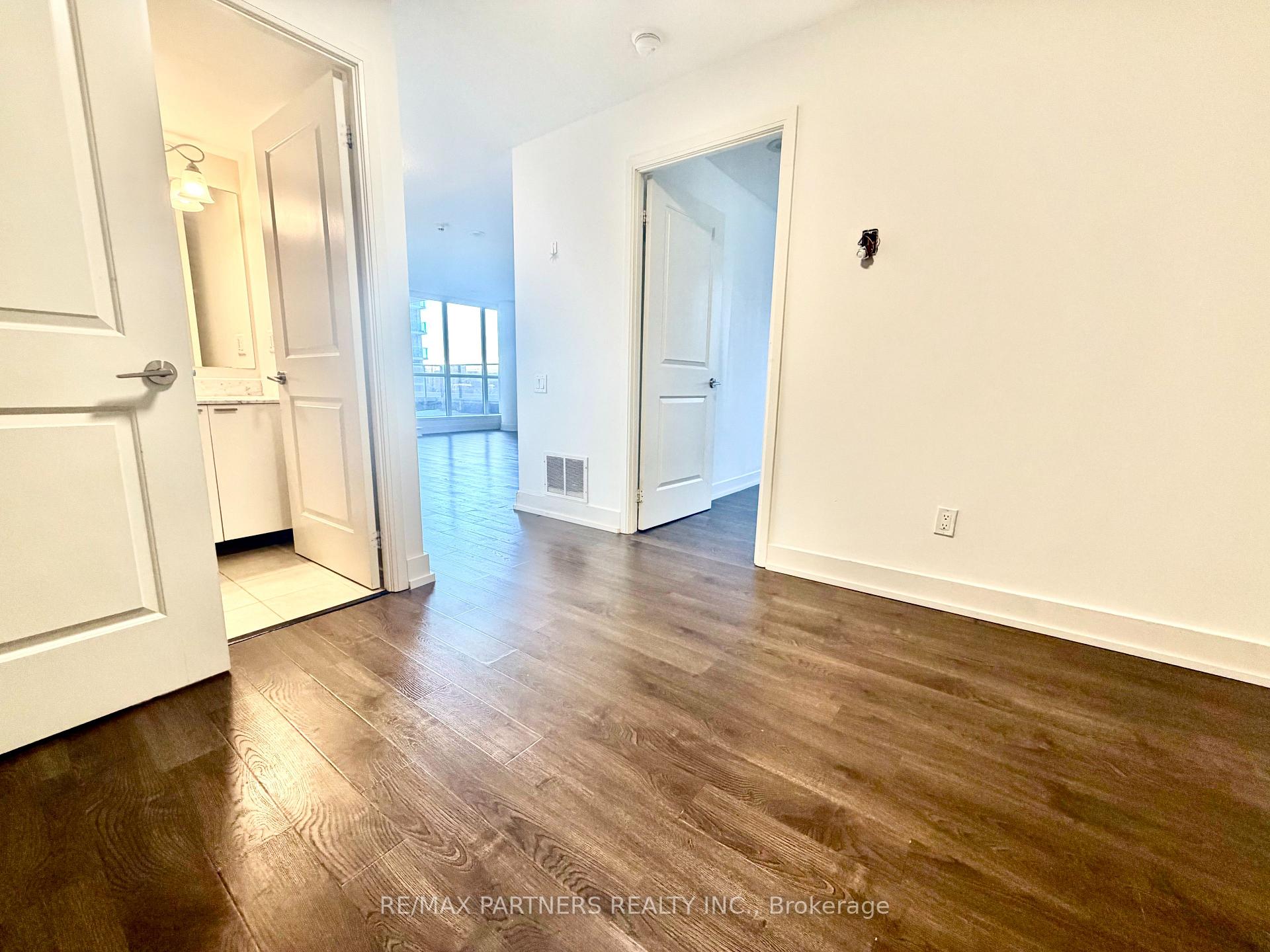Photo 8 of Unit 410, 23 Sheppard Avenue E, North York, Willowdale East — HOMEH