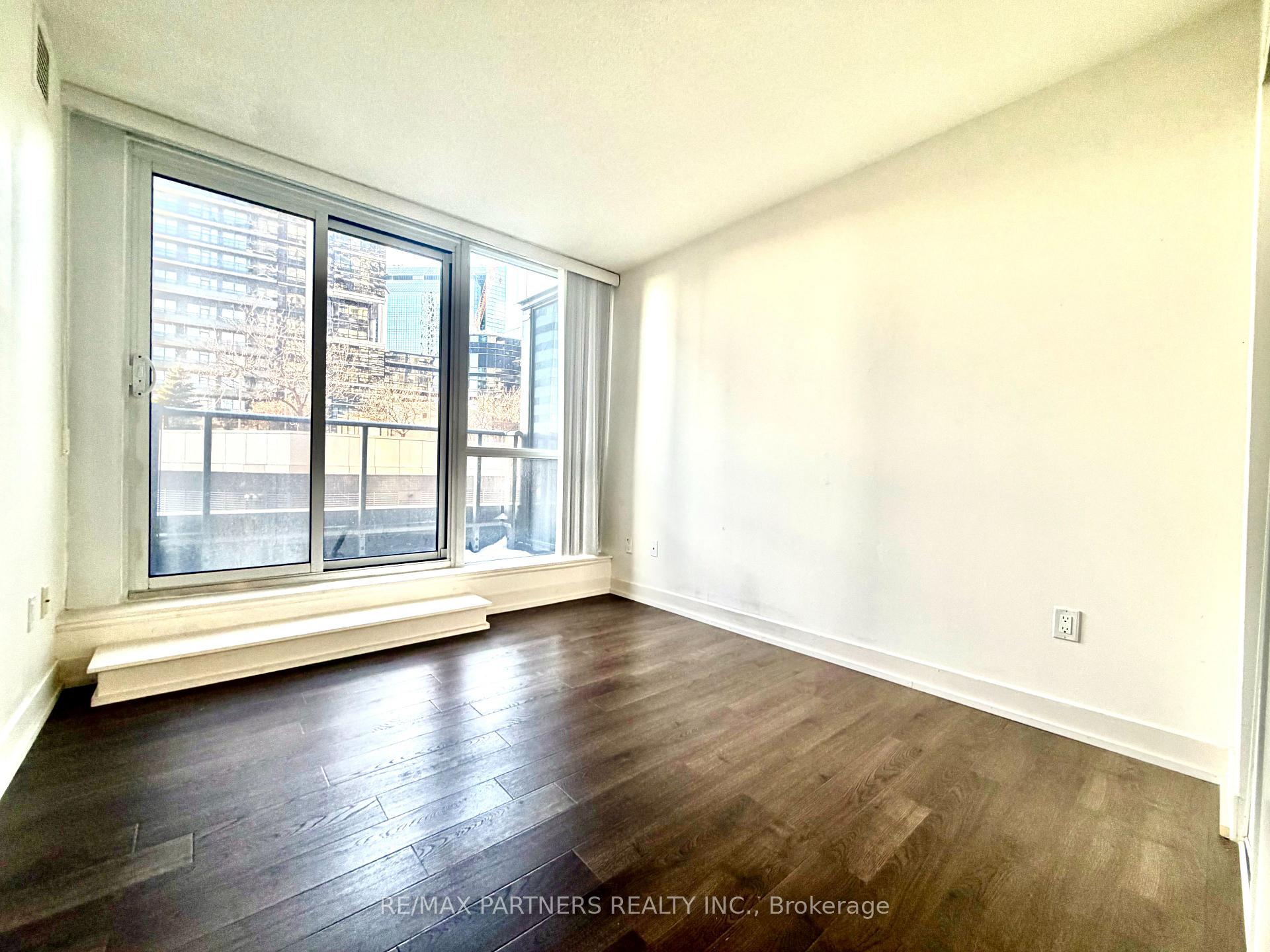 Photo 23 of Unit 410, 23 Sheppard Avenue E, North York, Willowdale East — HOMEH