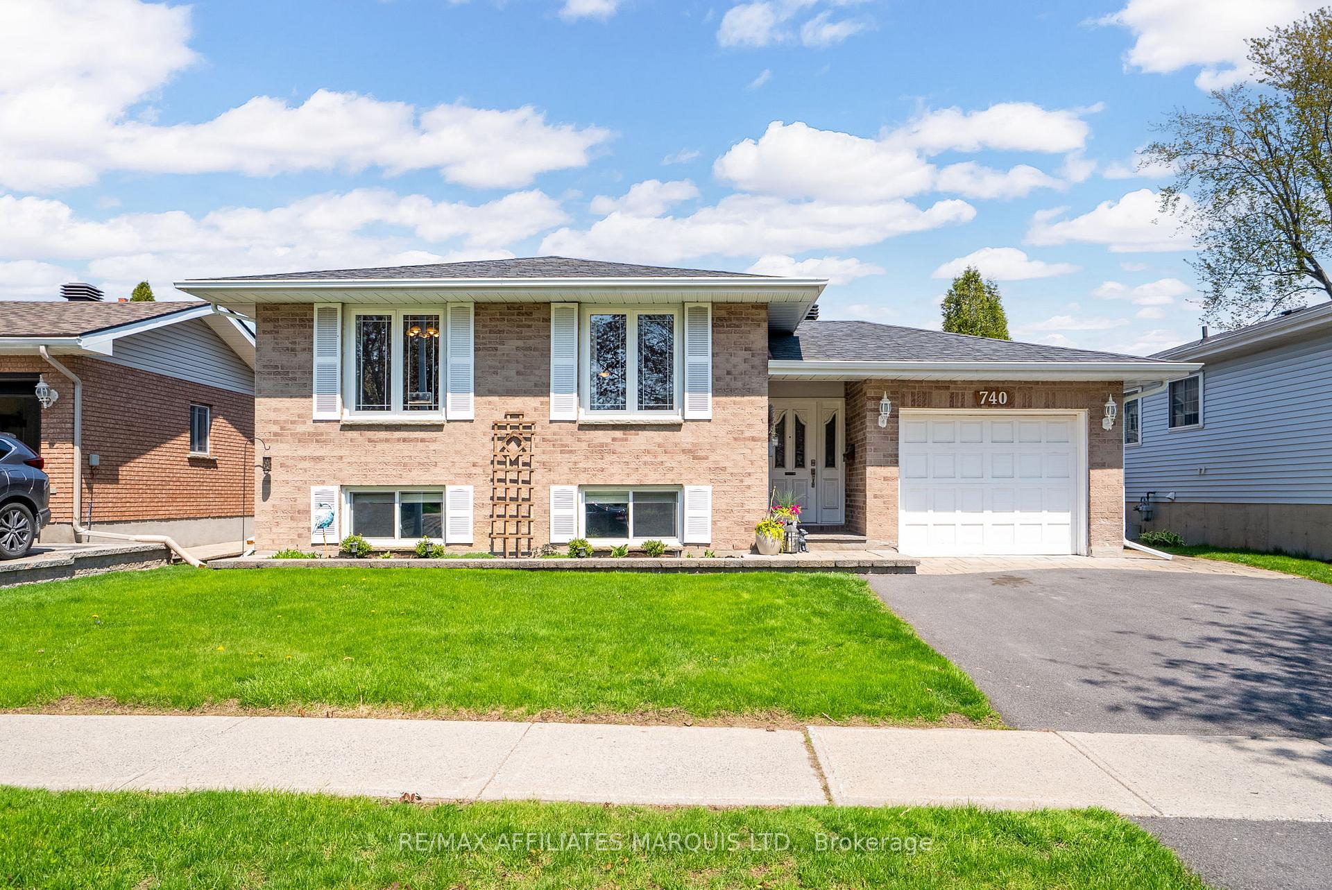 Photo 1 of 740 Champlain Drive, Cornwall — HOMEH