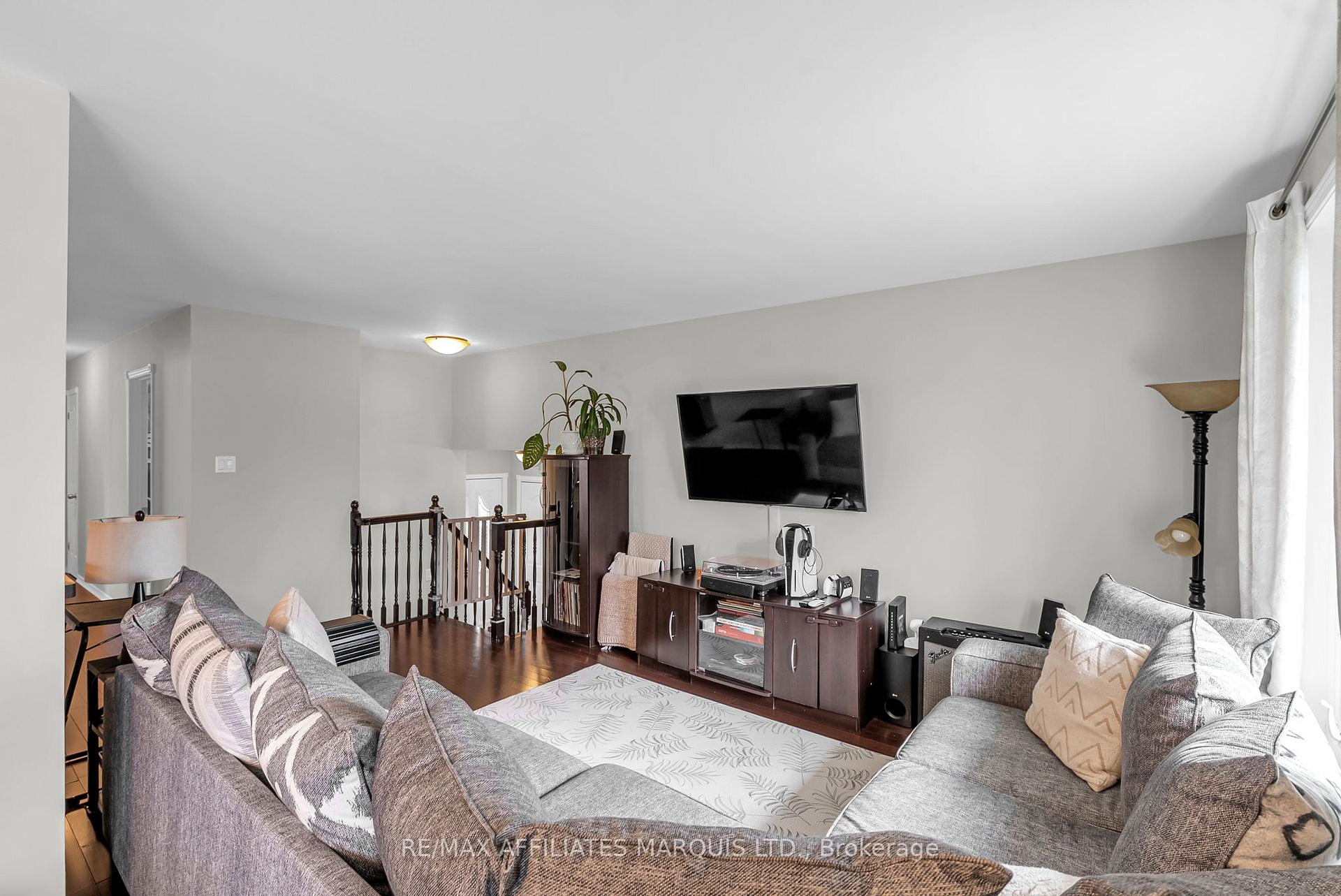 Photo 7 of 740 Champlain Drive, Cornwall — HOMEH