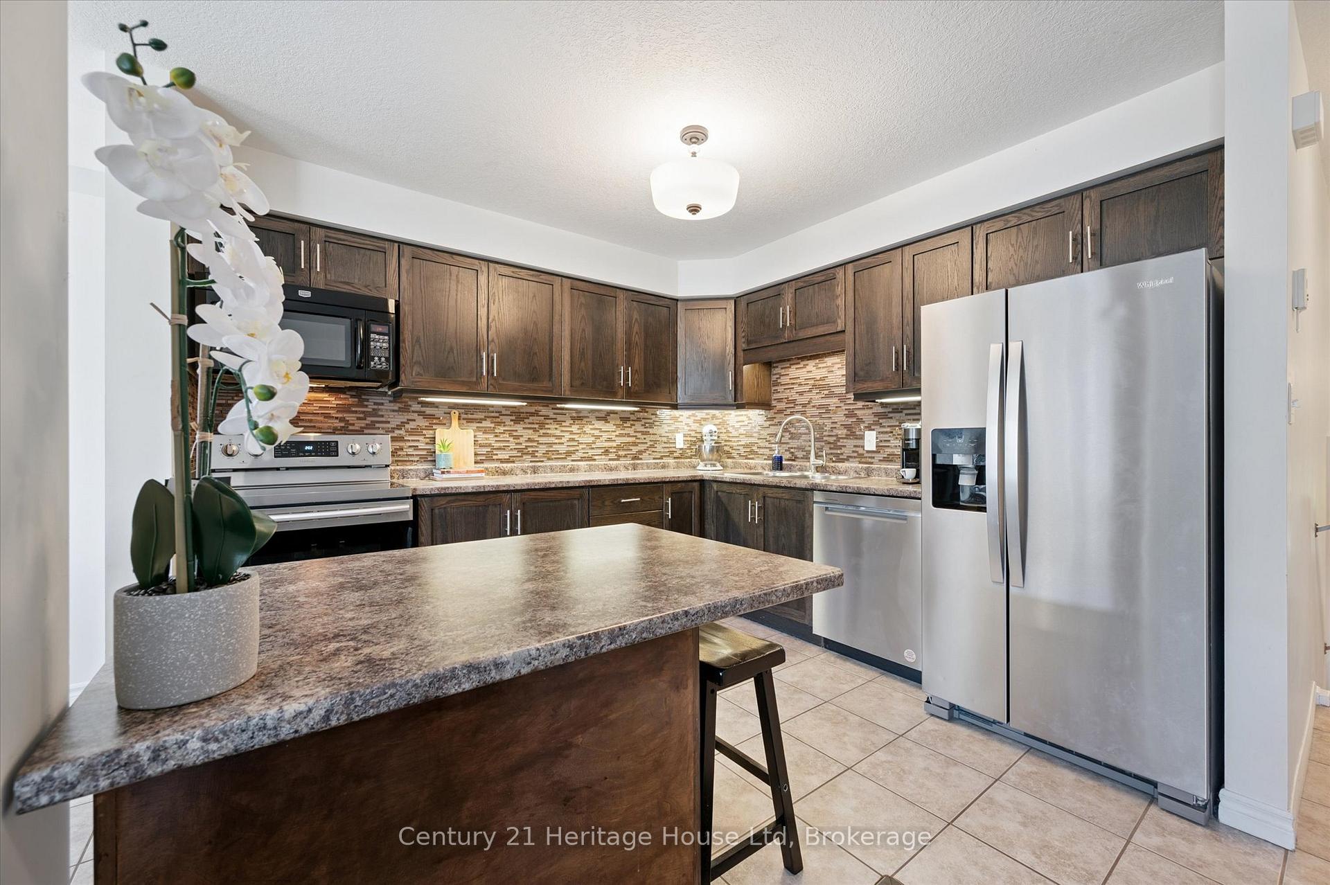 Photo 11 of 122 Creighton Avenue, Guelph, Grange Road — HOMEH