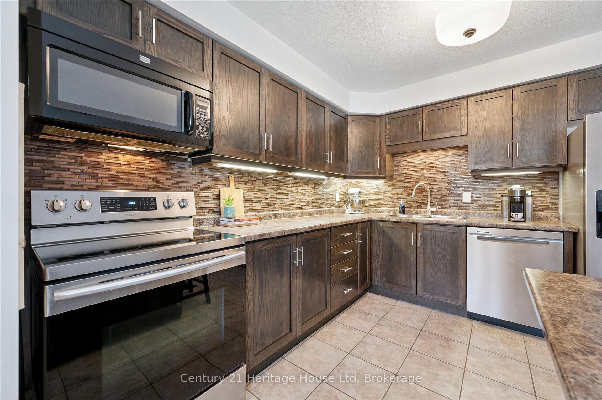 Photo 12 of 122 Creighton Avenue, Guelph, Grange Road — HOMEH