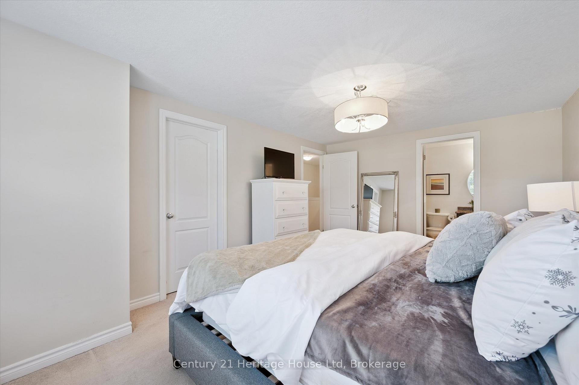 Photo 27 of 122 Creighton Avenue, Guelph, Grange Road — HOMEH