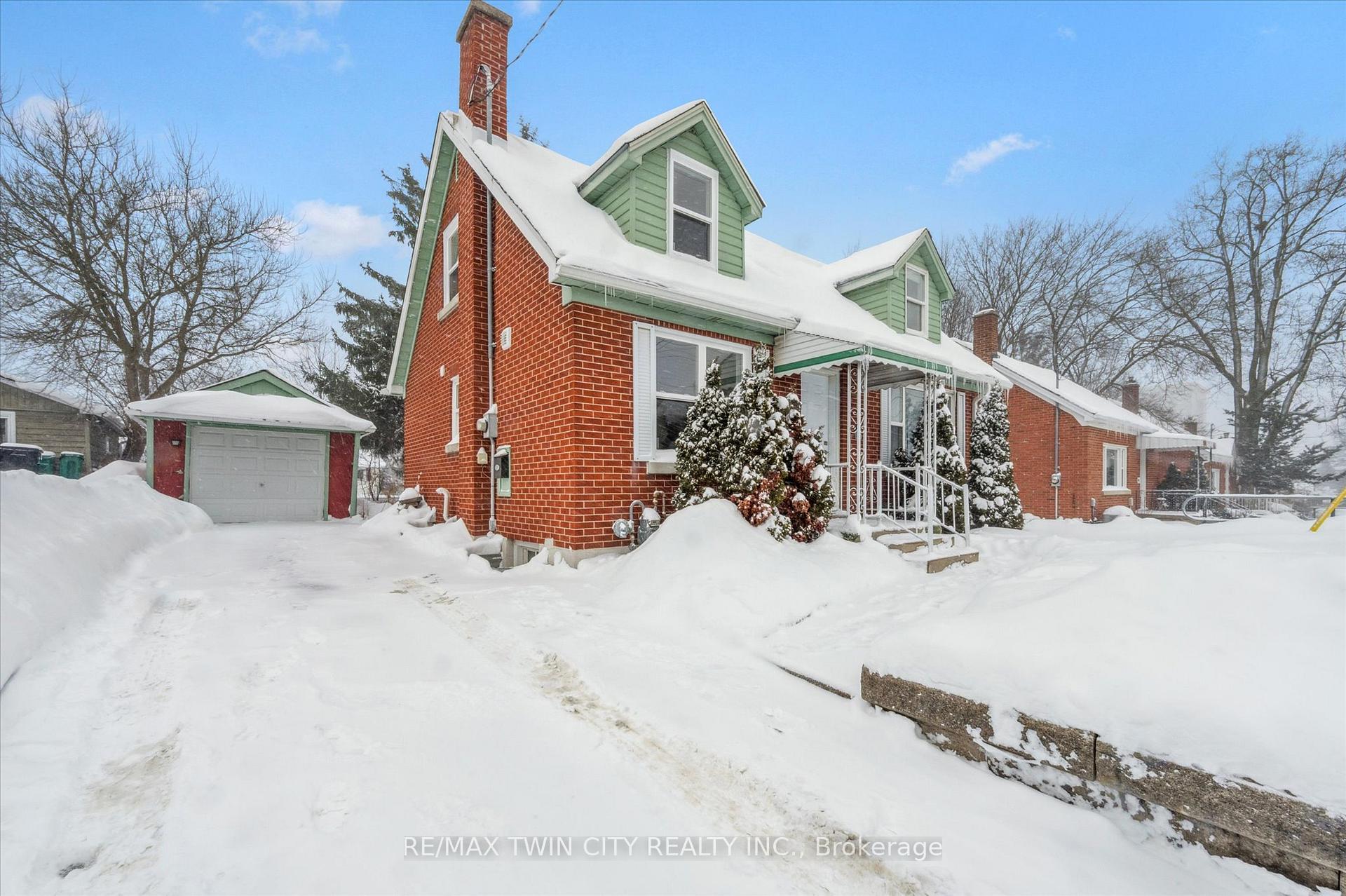 Photo 12 of 56 Columbia Street W, Waterloo — HOMEH