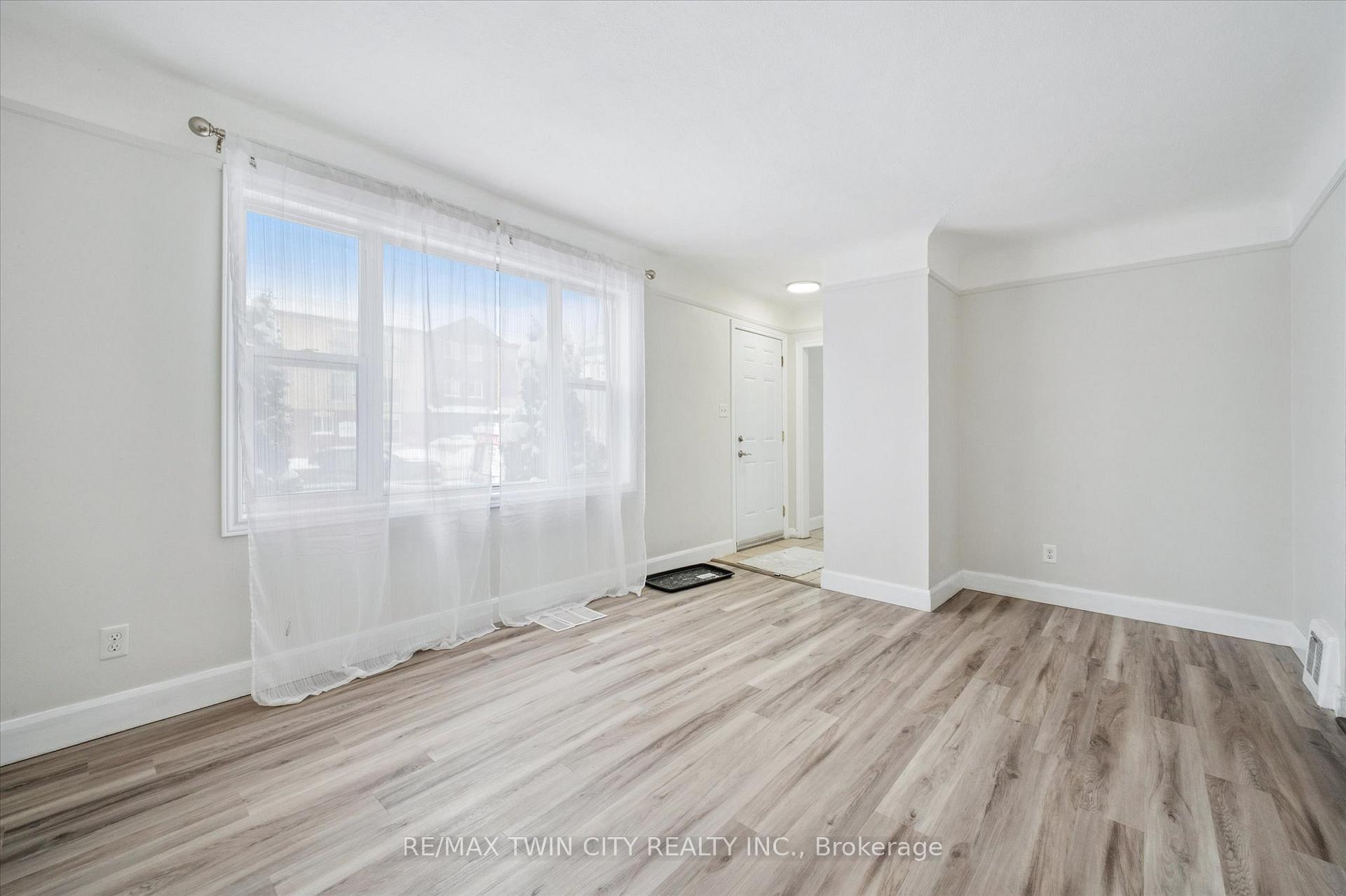 Photo 18 of 56 Columbia Street W, Waterloo — HOMEH
