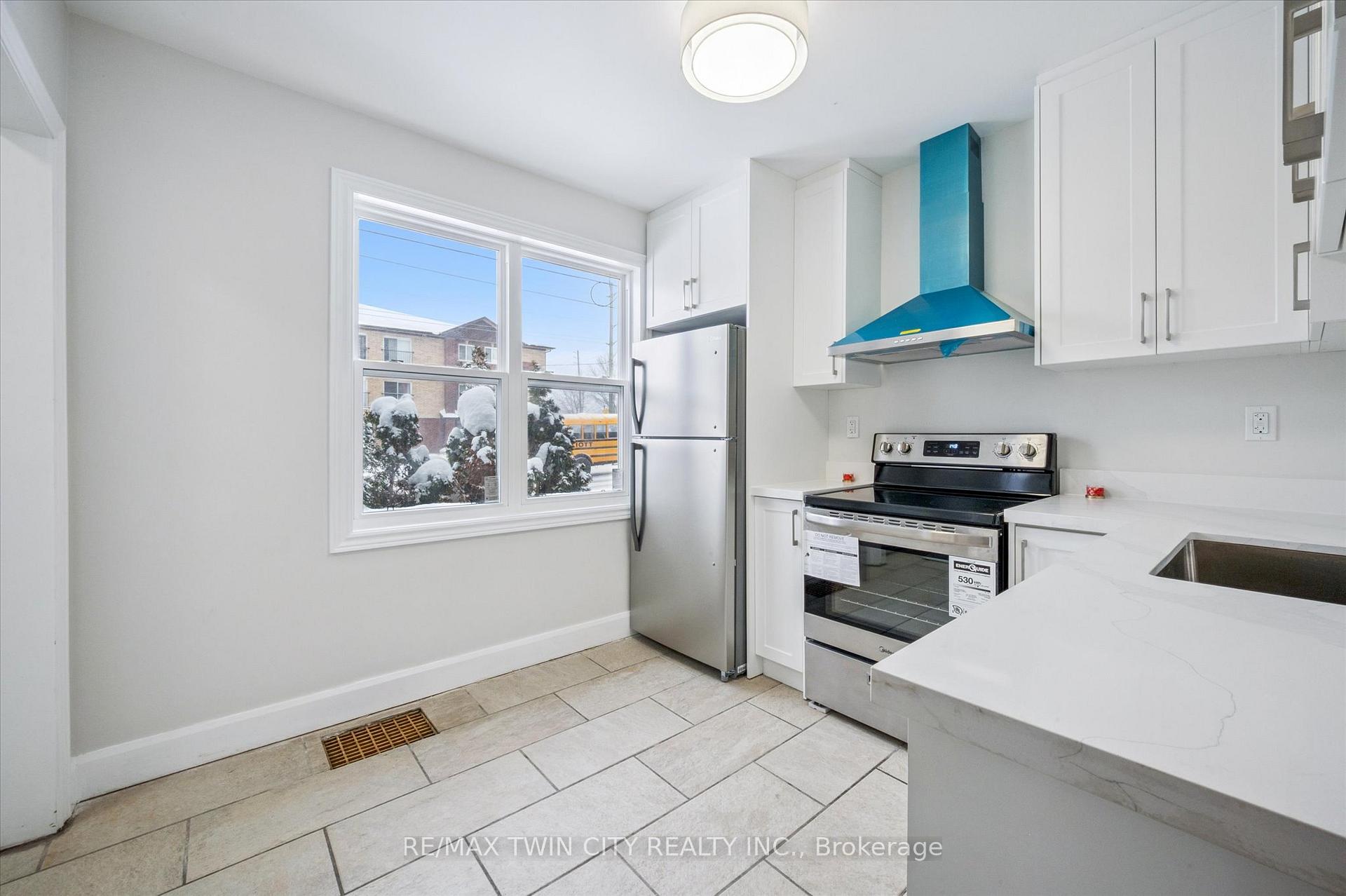 Photo 27 of 56 Columbia Street W, Waterloo — HOMEH