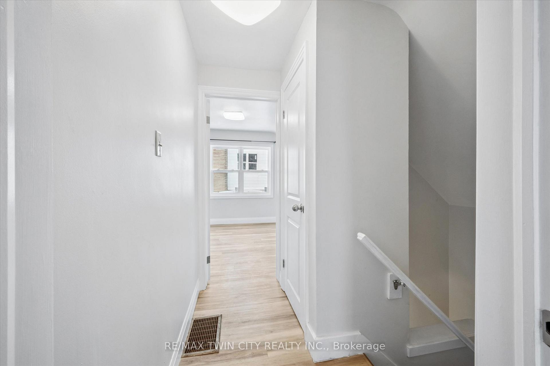 Photo 5 of 56 Columbia Street W, Waterloo — HOMEH