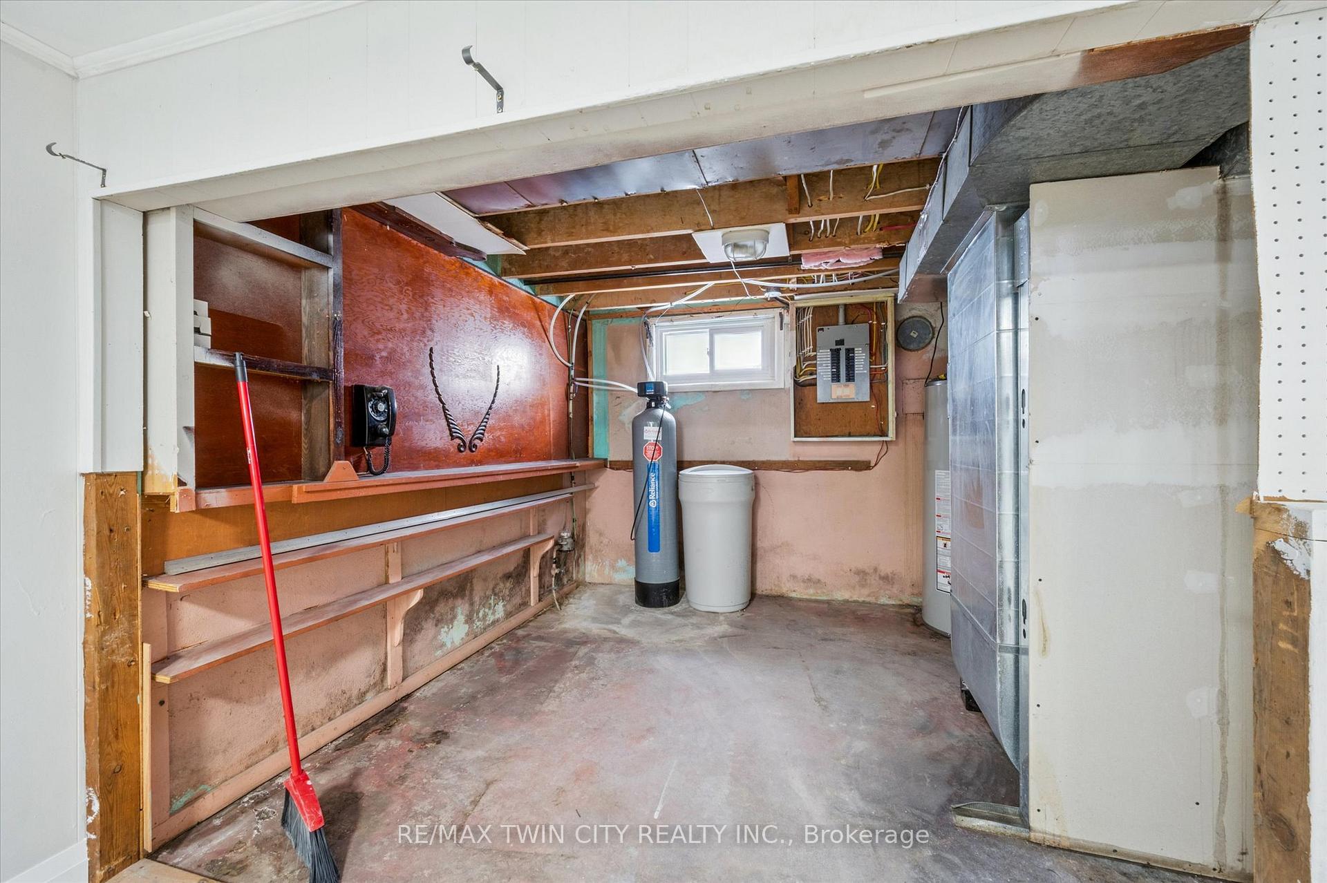 Photo 17 of 56 Columbia Street W, Waterloo — HOMEH