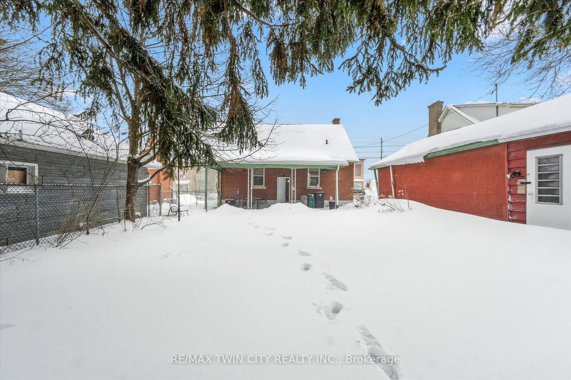 Photo 20 of 56 Columbia Street W, Waterloo — HOMEH