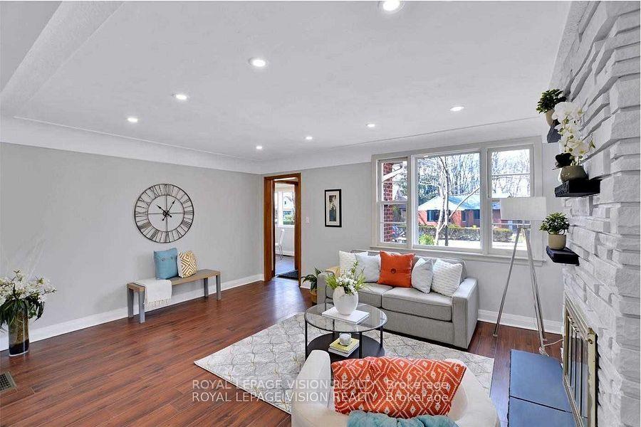 Photo 3 of 57 Binkley Cres, Hamilton, Ainslie Wood — HOMEH