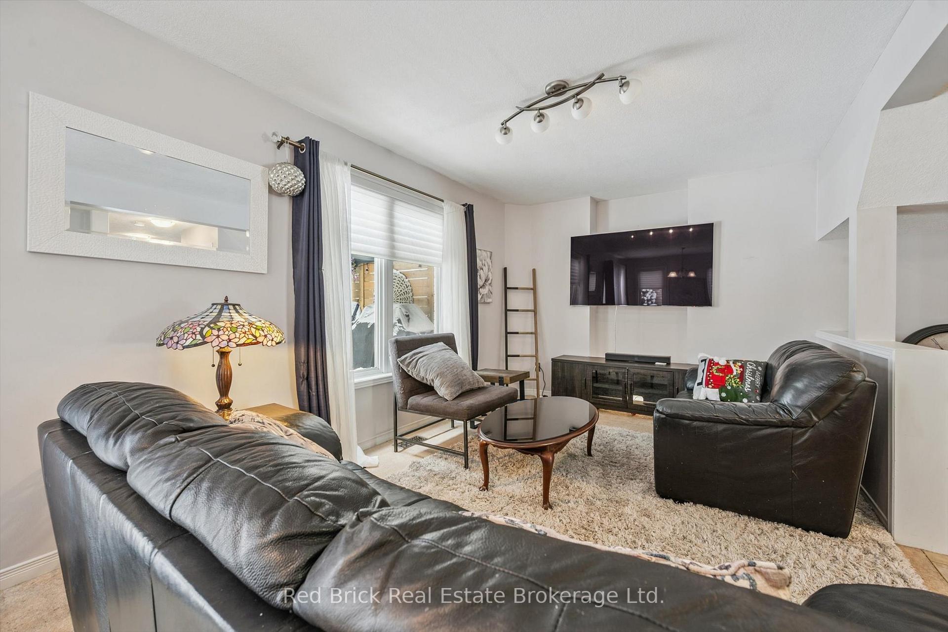 Photo 5 of 101 Wilton Road, Guelph, Victoria North — HOMEH
