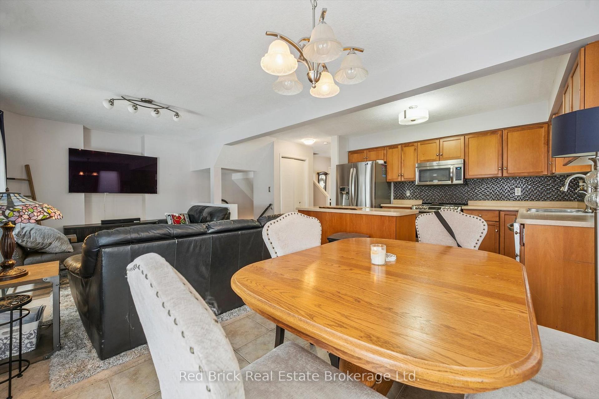 Photo 8 of 101 Wilton Road, Guelph, Victoria North — HOMEH