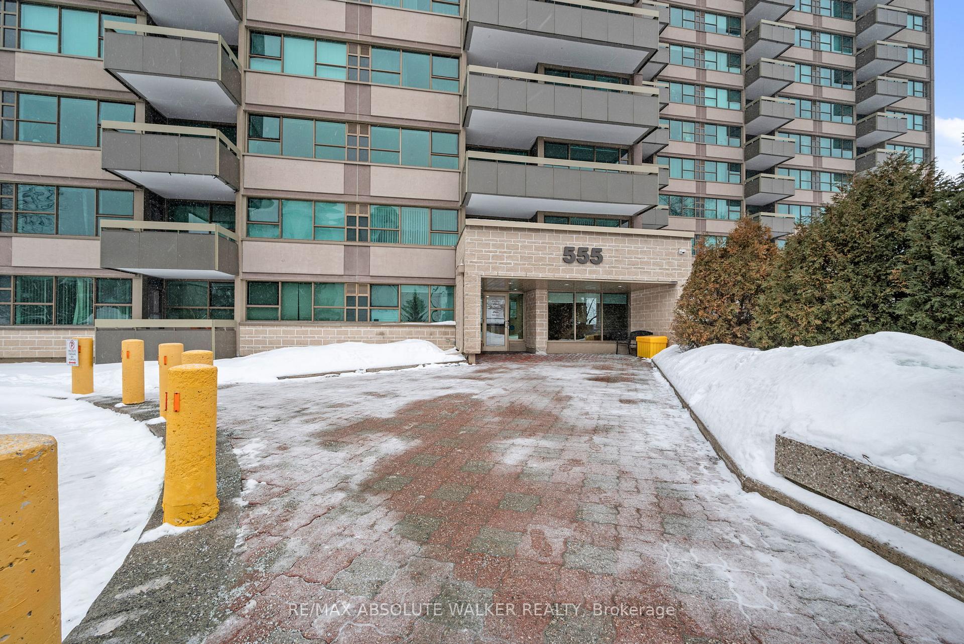Photo 1 of Unit 901, 555 Brittany Drive, Ottawa, Viscount Alexander Park — HOMEH