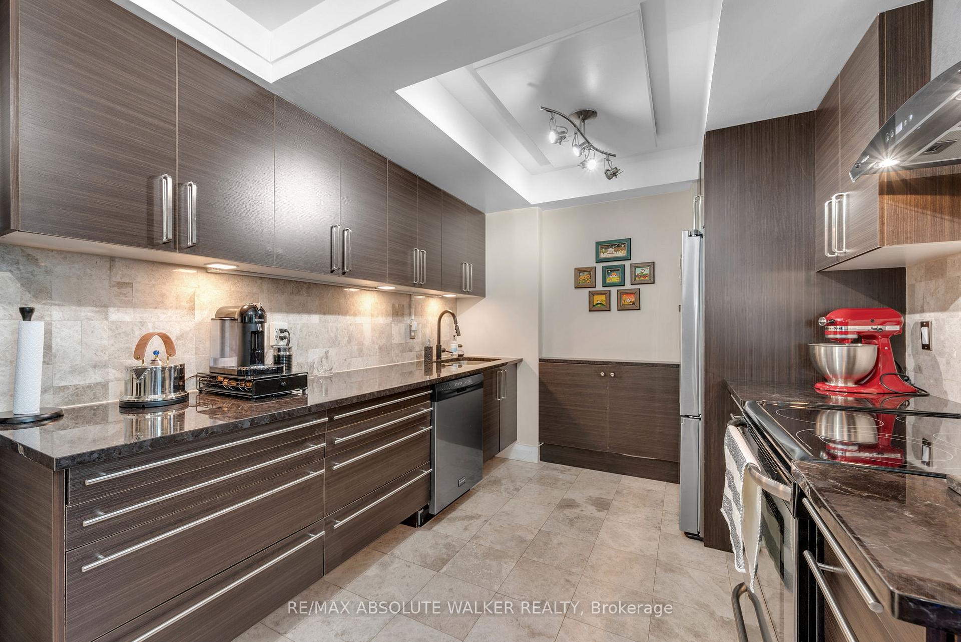 Photo 9 of Unit 901, 555 Brittany Drive, Ottawa, Viscount Alexander Park — HOMEH