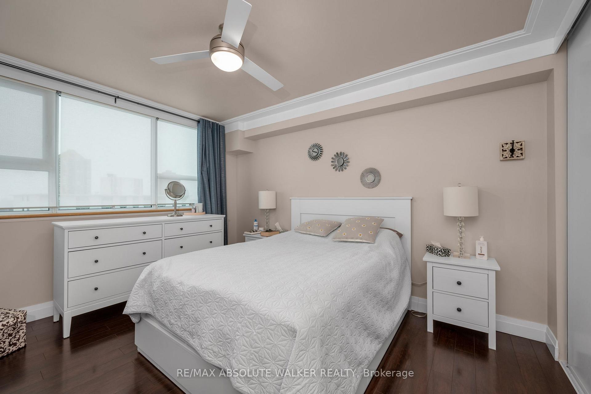 Photo 12 of Unit 901, 555 Brittany Drive, Ottawa, Viscount Alexander Park — HOMEH