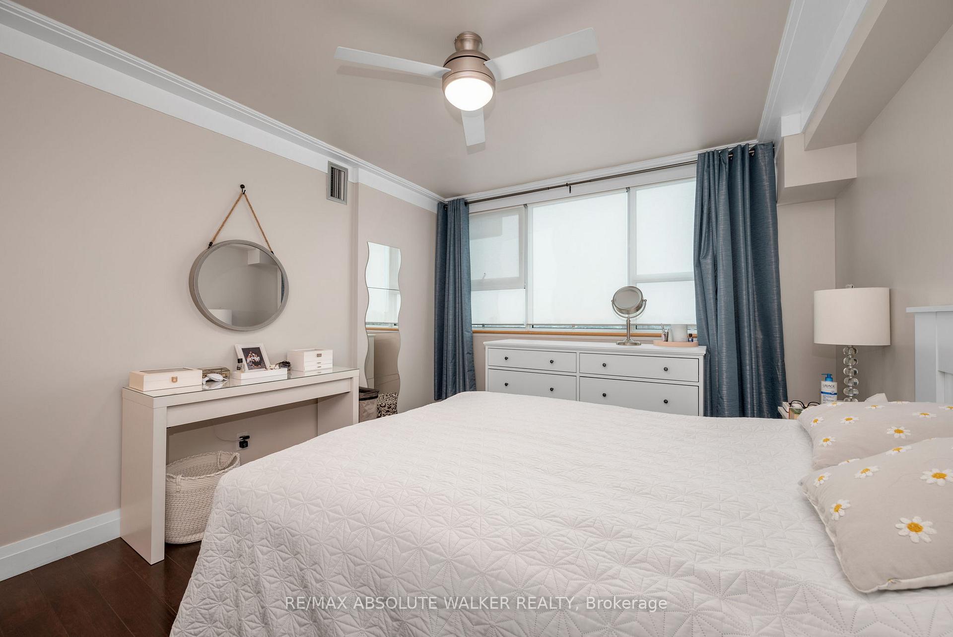 Photo 13 of Unit 901, 555 Brittany Drive, Ottawa, Viscount Alexander Park — HOMEH