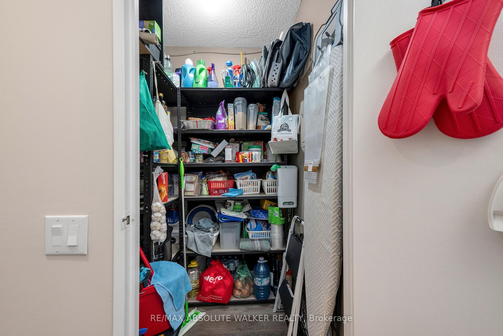 Photo 34 of Unit 901, 555 Brittany Drive, Ottawa, Viscount Alexander Park — HOMEH