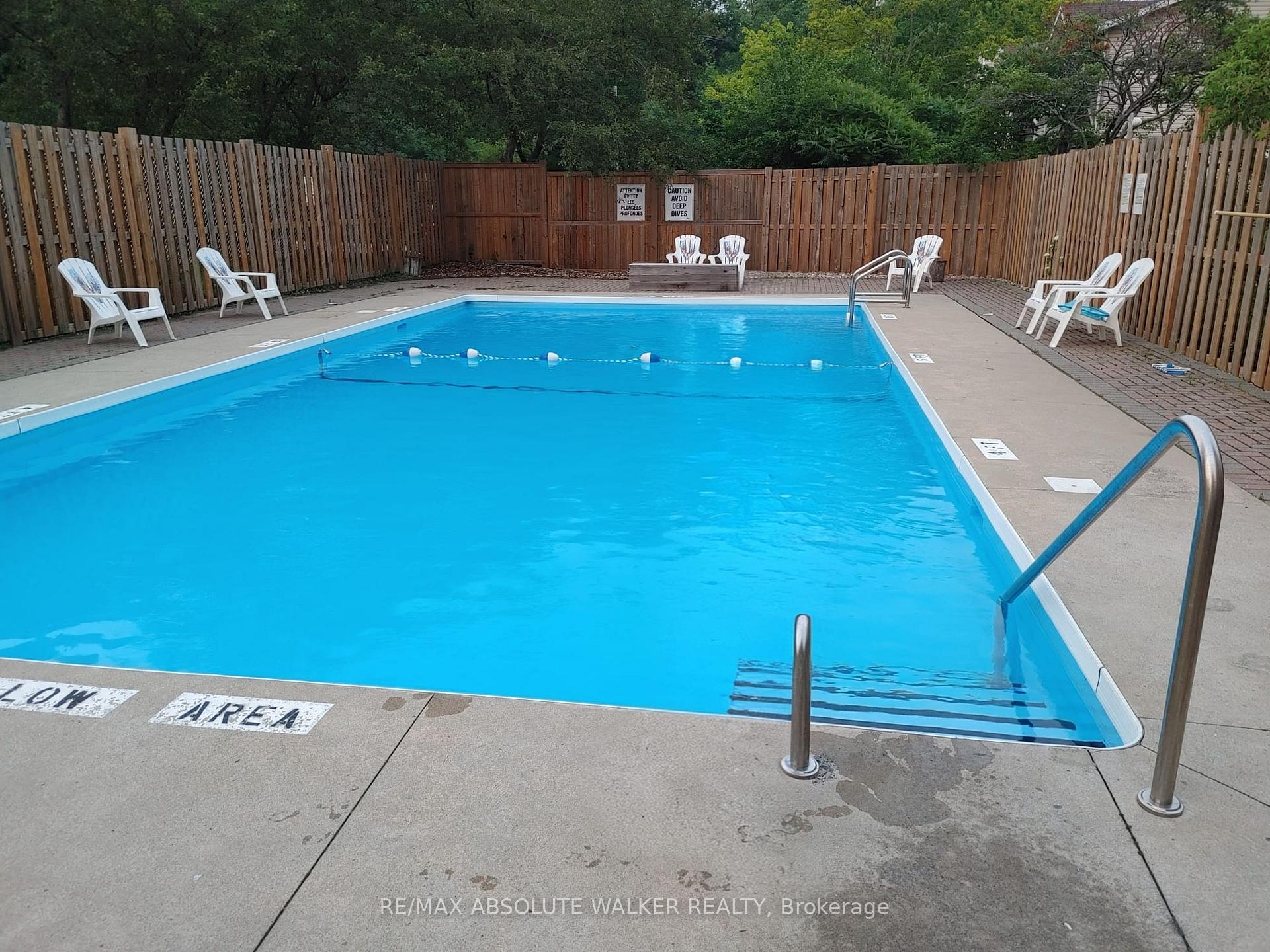 Photo 36 of Unit 901, 555 Brittany Drive, Ottawa, Viscount Alexander Park — HOMEH