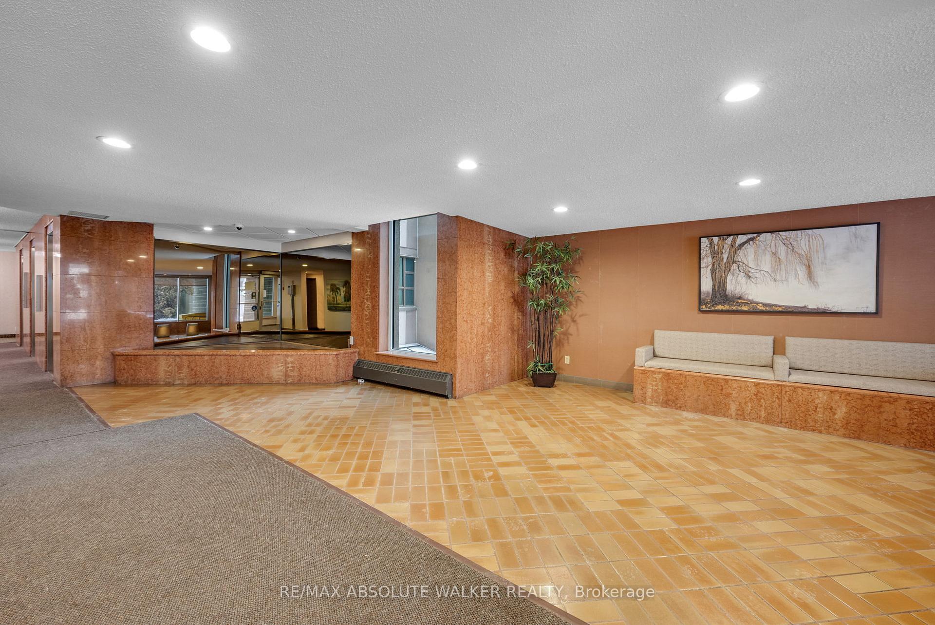 Photo 23 of Unit 901, 555 Brittany Drive, Ottawa, Viscount Alexander Park — HOMEH