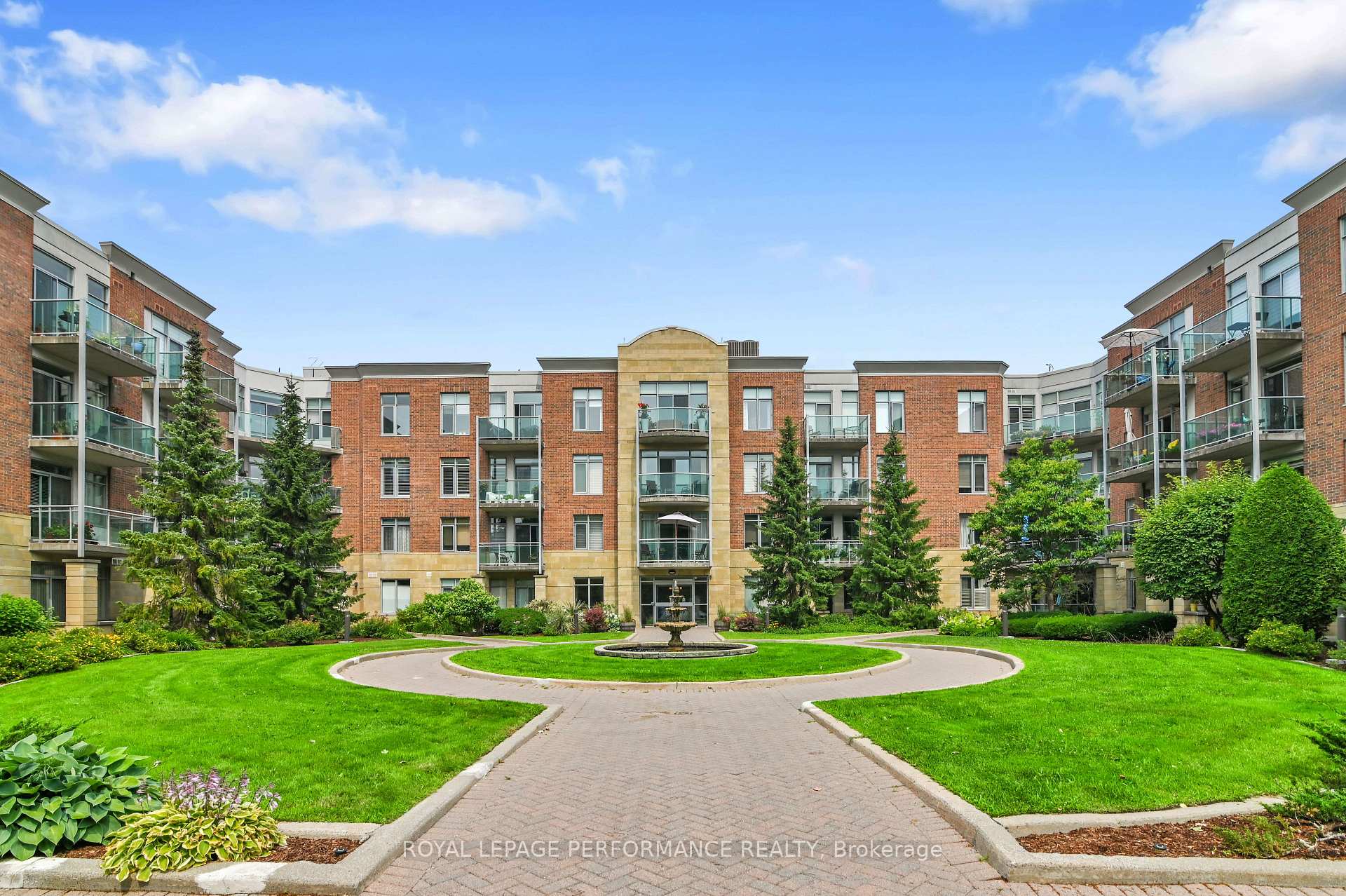 Front of Unit 229, 205 Bolton Street