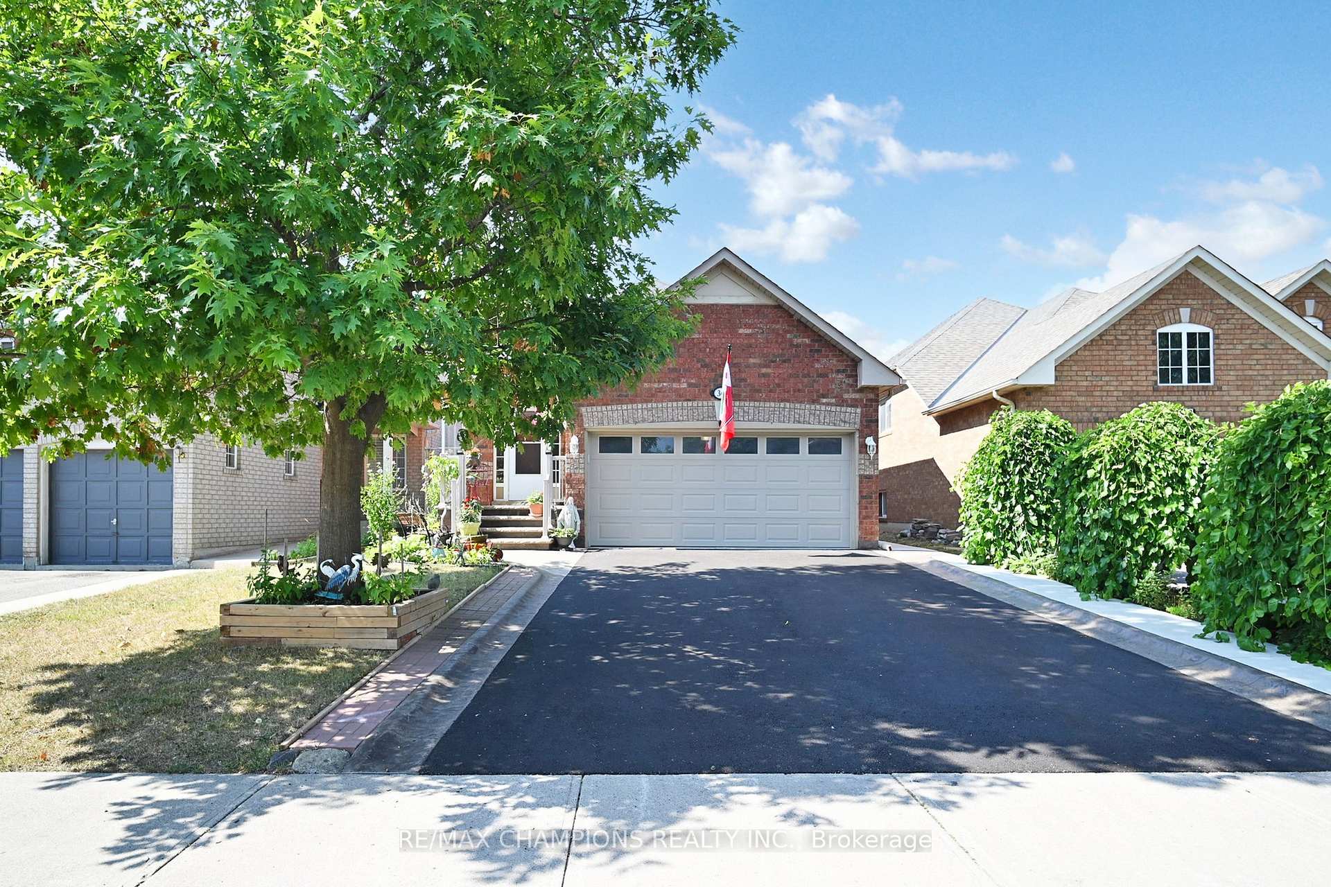 Photo 1 of 36 Baybrook Road, Brampton, Snelgrove — HOMEH