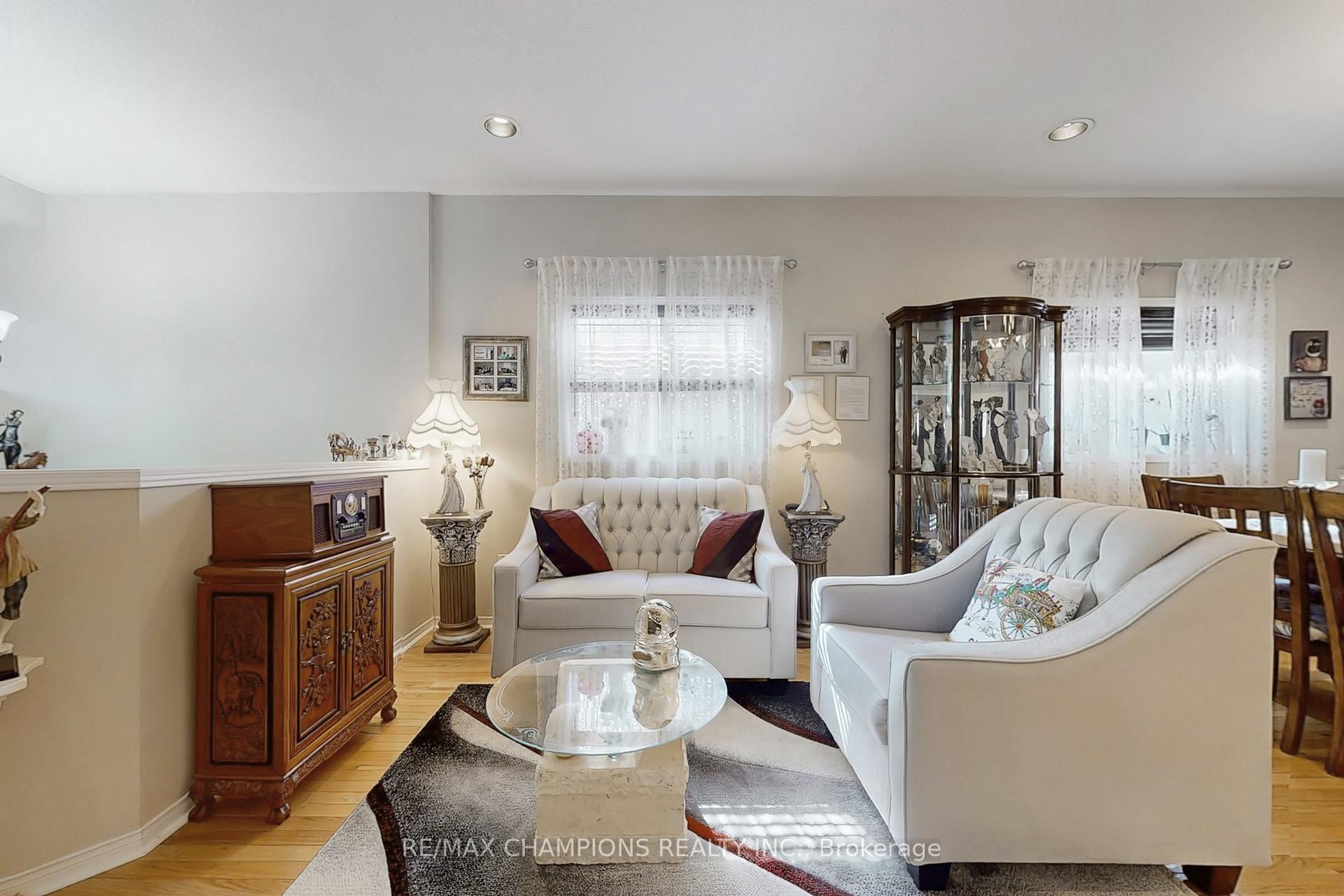 Photo 6 of 36 Baybrook Road, Brampton, Snelgrove — HOMEH