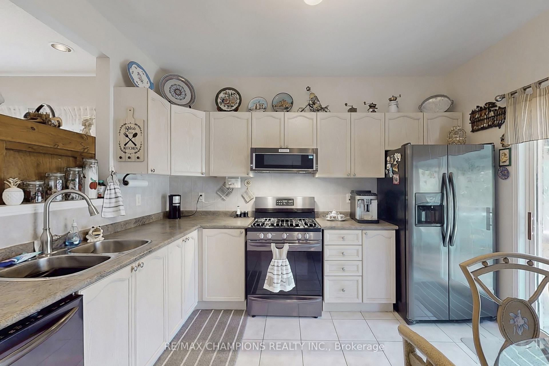 Photo 11 of 36 Baybrook Road, Brampton, Snelgrove — HOMEH