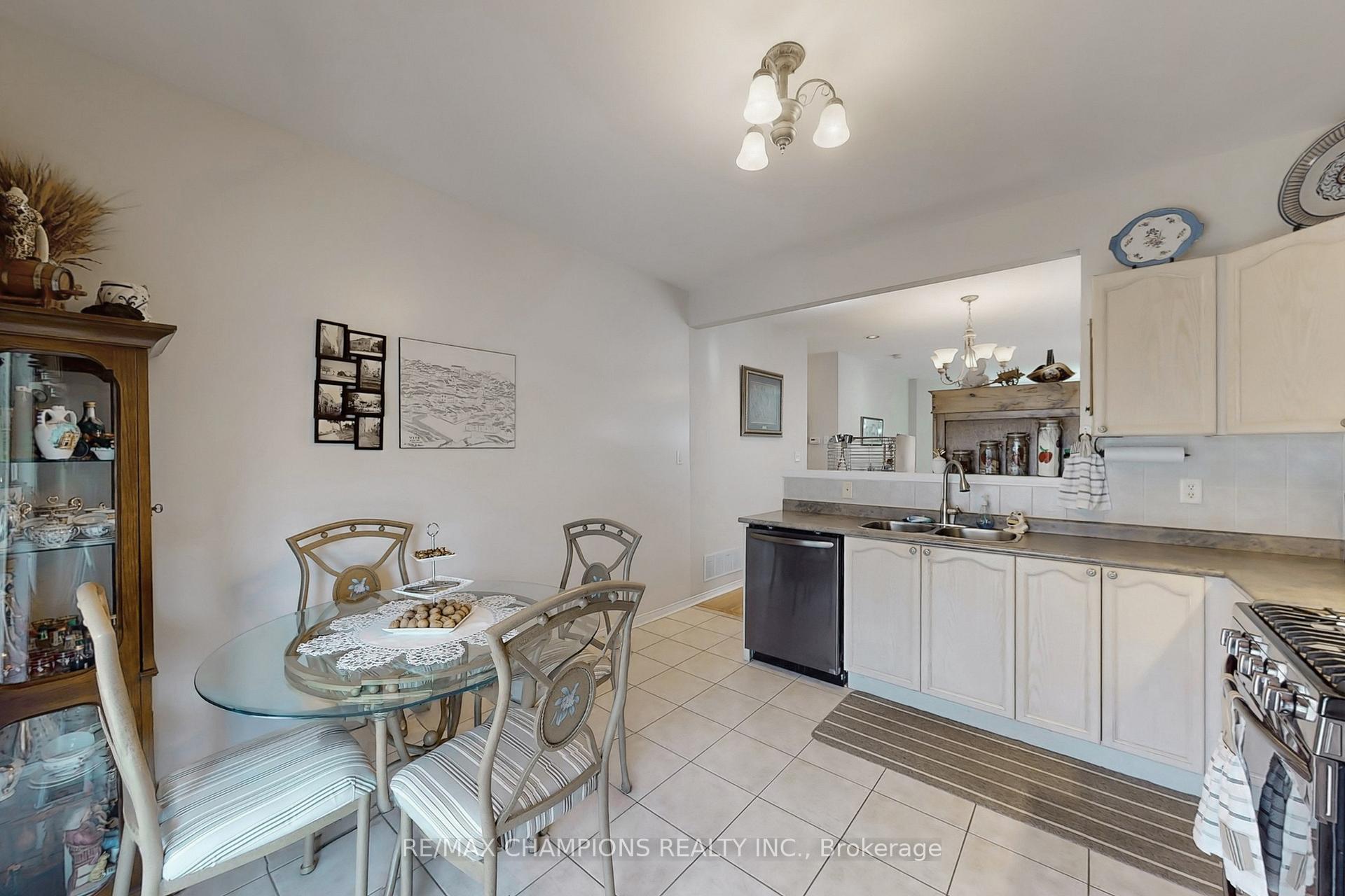Photo 12 of 36 Baybrook Road, Brampton, Snelgrove — HOMEH
