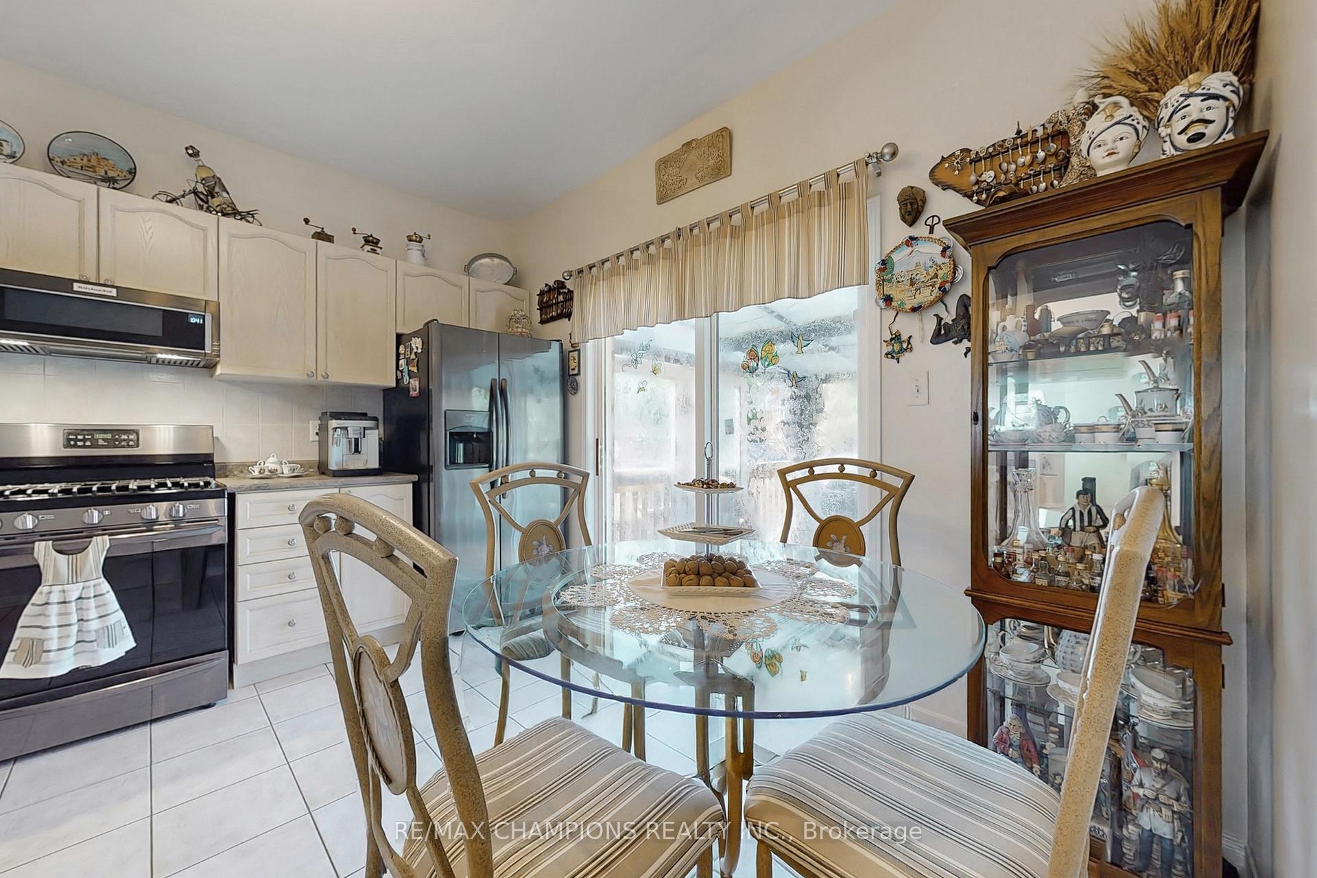 Photo 13 of 36 Baybrook Road, Brampton, Snelgrove — HOMEH