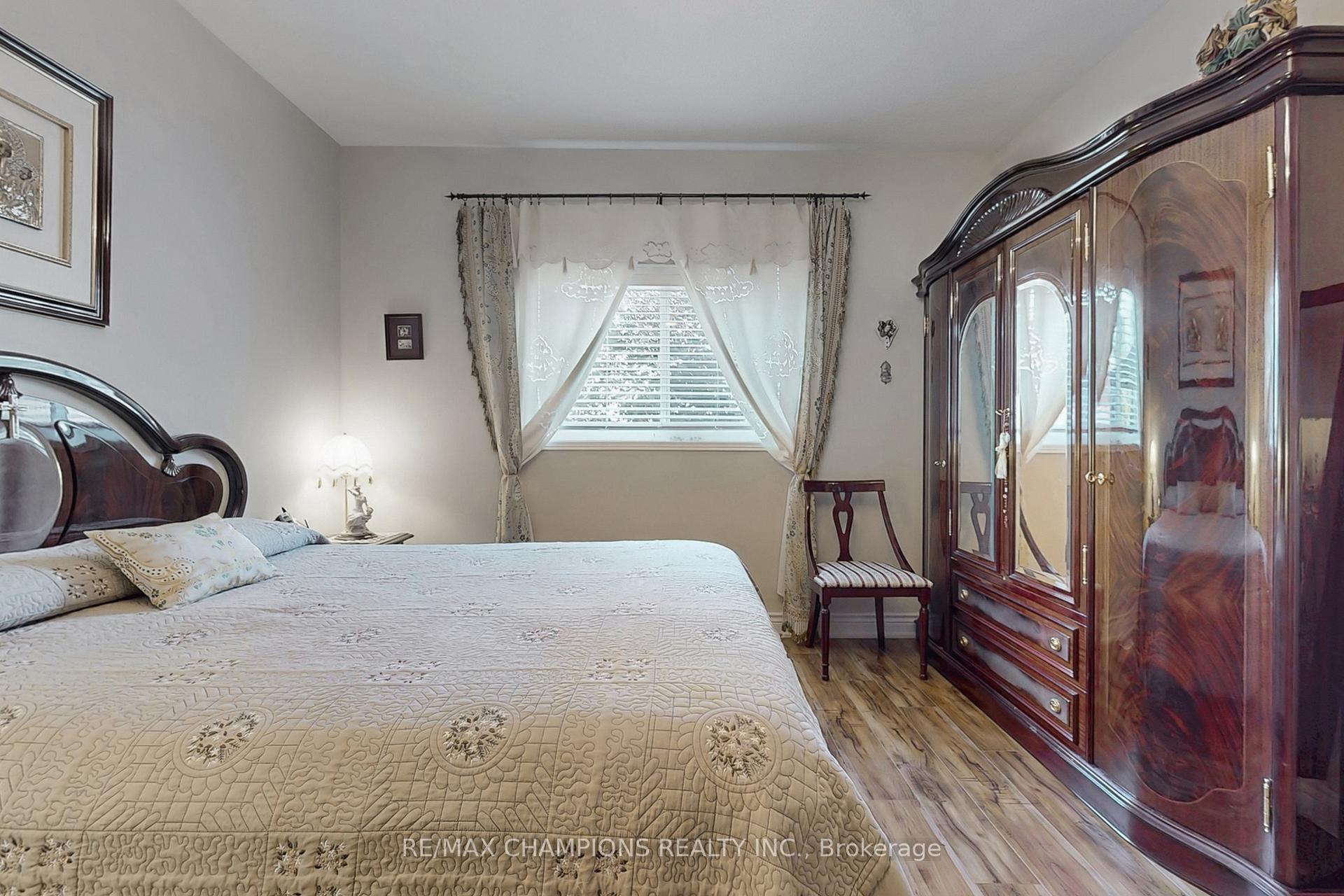 Photo 18 of 36 Baybrook Road, Brampton, Snelgrove — HOMEH