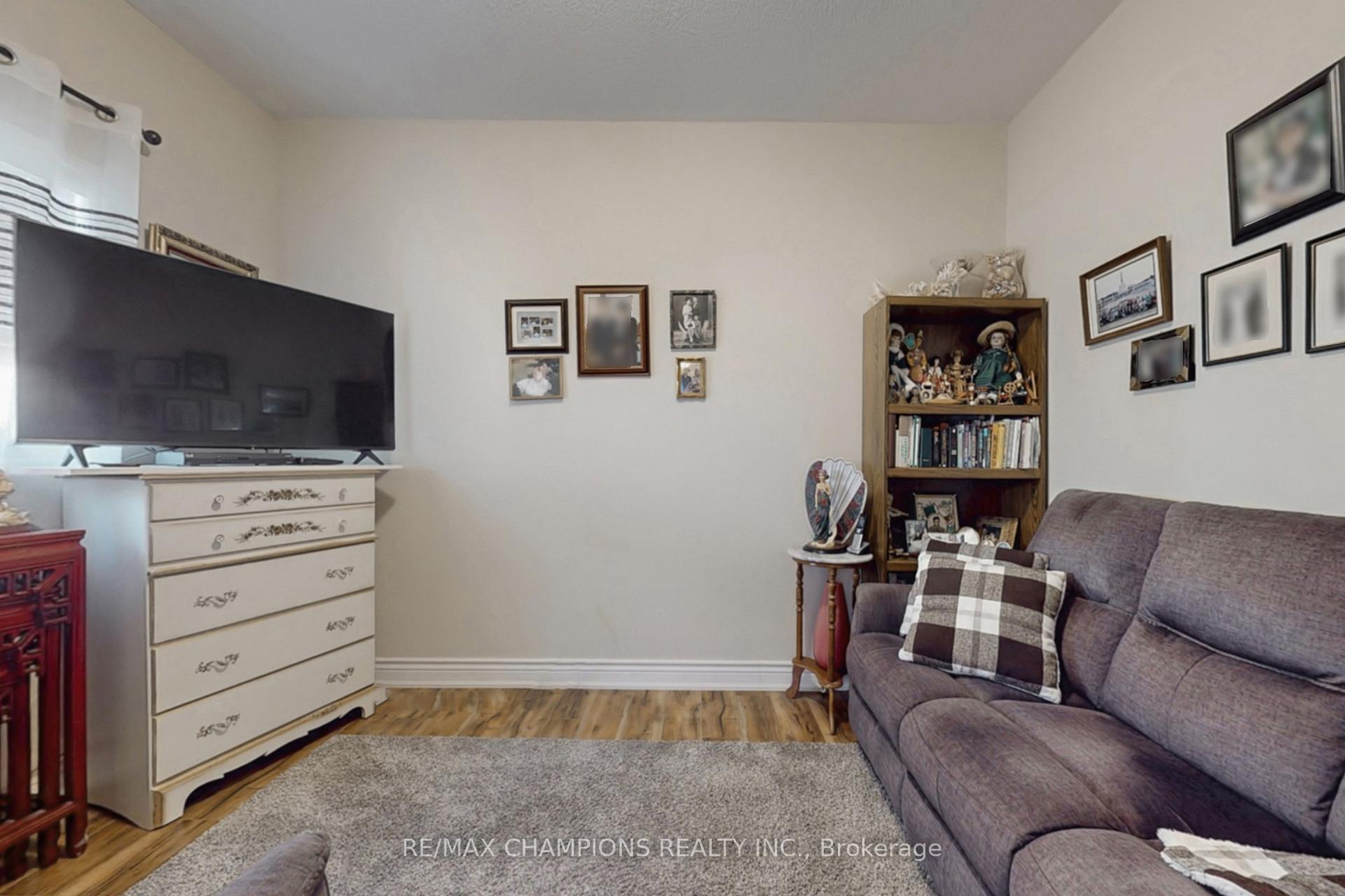 Photo 19 of 36 Baybrook Road, Brampton, Snelgrove — HOMEH
