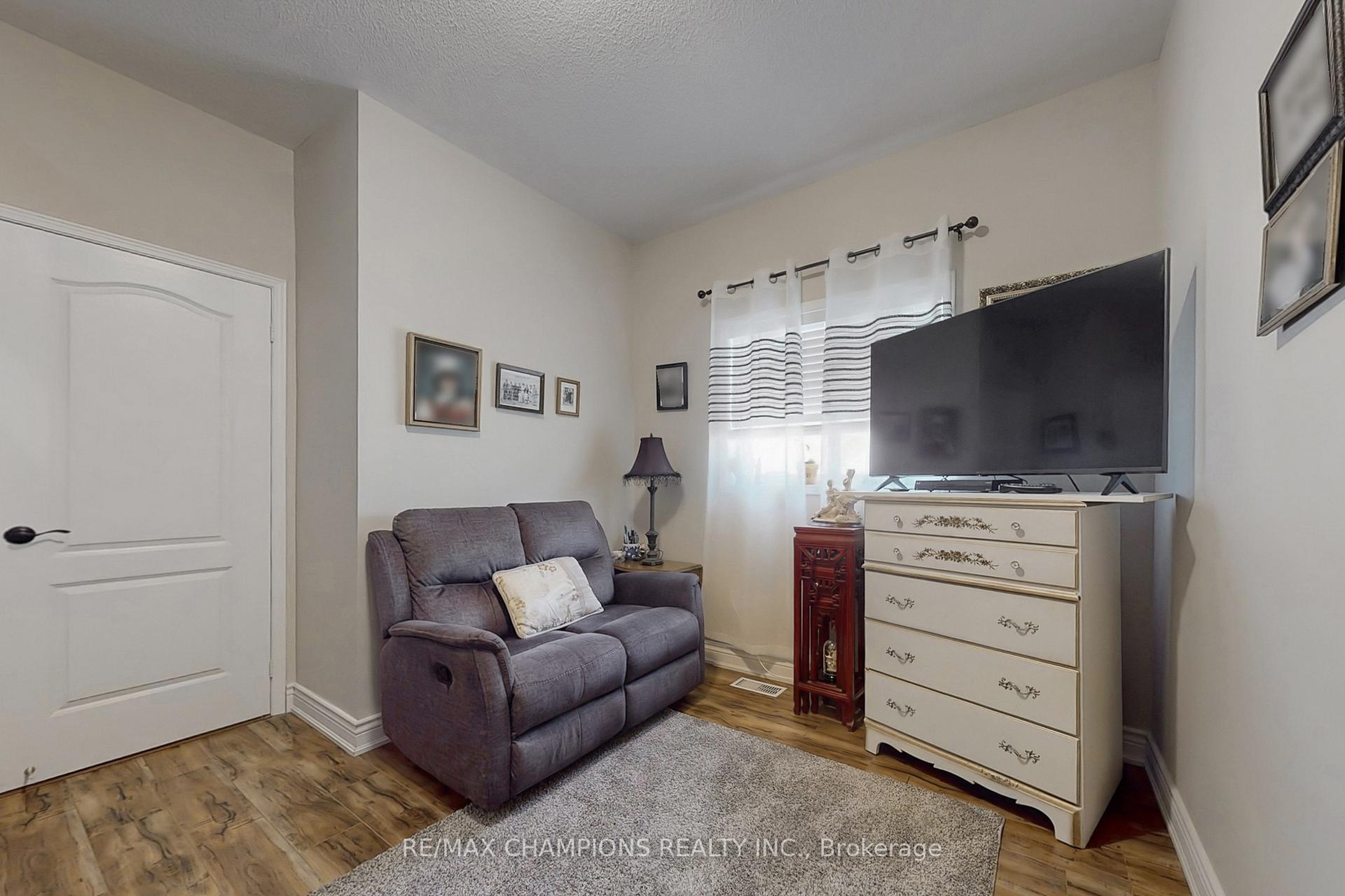 Photo 20 of 36 Baybrook Road, Brampton, Snelgrove — HOMEH