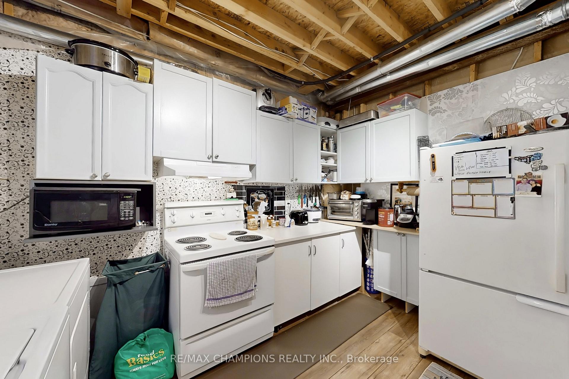 Photo 31 of 36 Baybrook Road, Brampton, Snelgrove — HOMEH