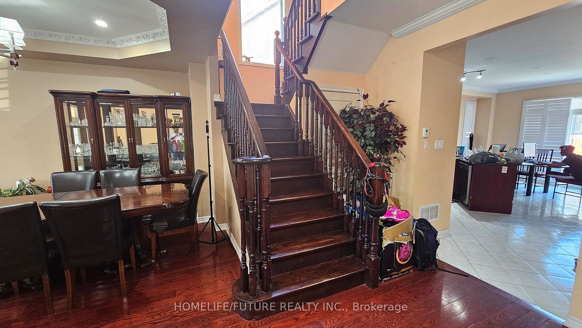 Photo 3 of Unit Main & 2nd Floor, 33 Silkgrove Terrace, Markham, Wismer — HOMEH
