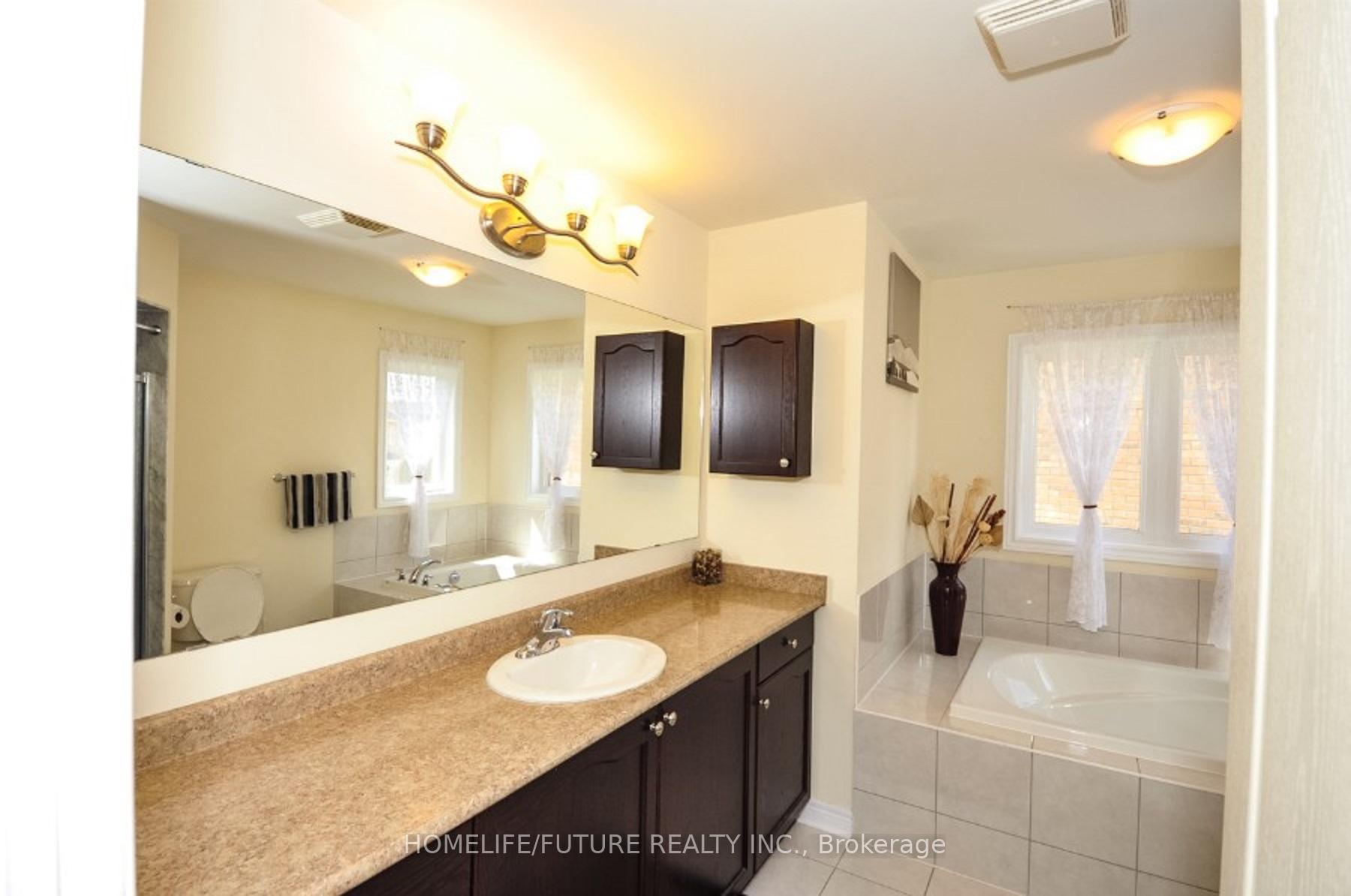 Photo 11 of Unit Main & 2nd Floor, 33 Silkgrove Terrace, Markham, Wismer — HOMEH