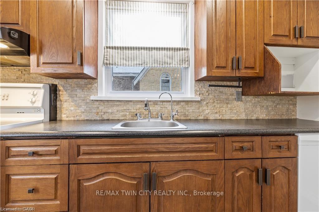 Photo 19 of 69 Lowrey Avenue N, Cambridge — HOMEH