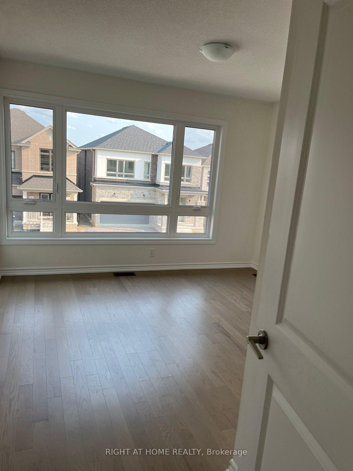 Photo 6 of 13 Gemini Drive, Barrie, Painswick South — HOMEH