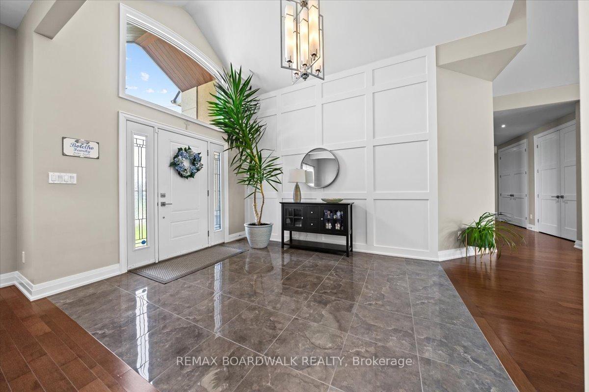 Photo 2 of 1610 Linkland Court, Ottawa, Cumberland Estates — HOMEH