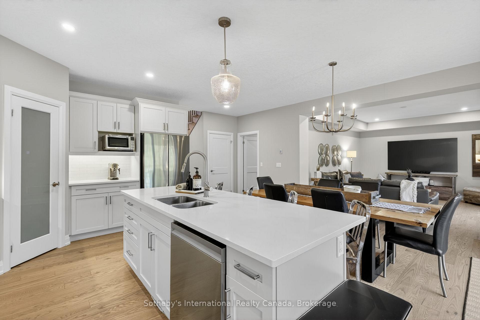 Photo 13 of 150 Plewes Drive, Collingwood — HOMEH