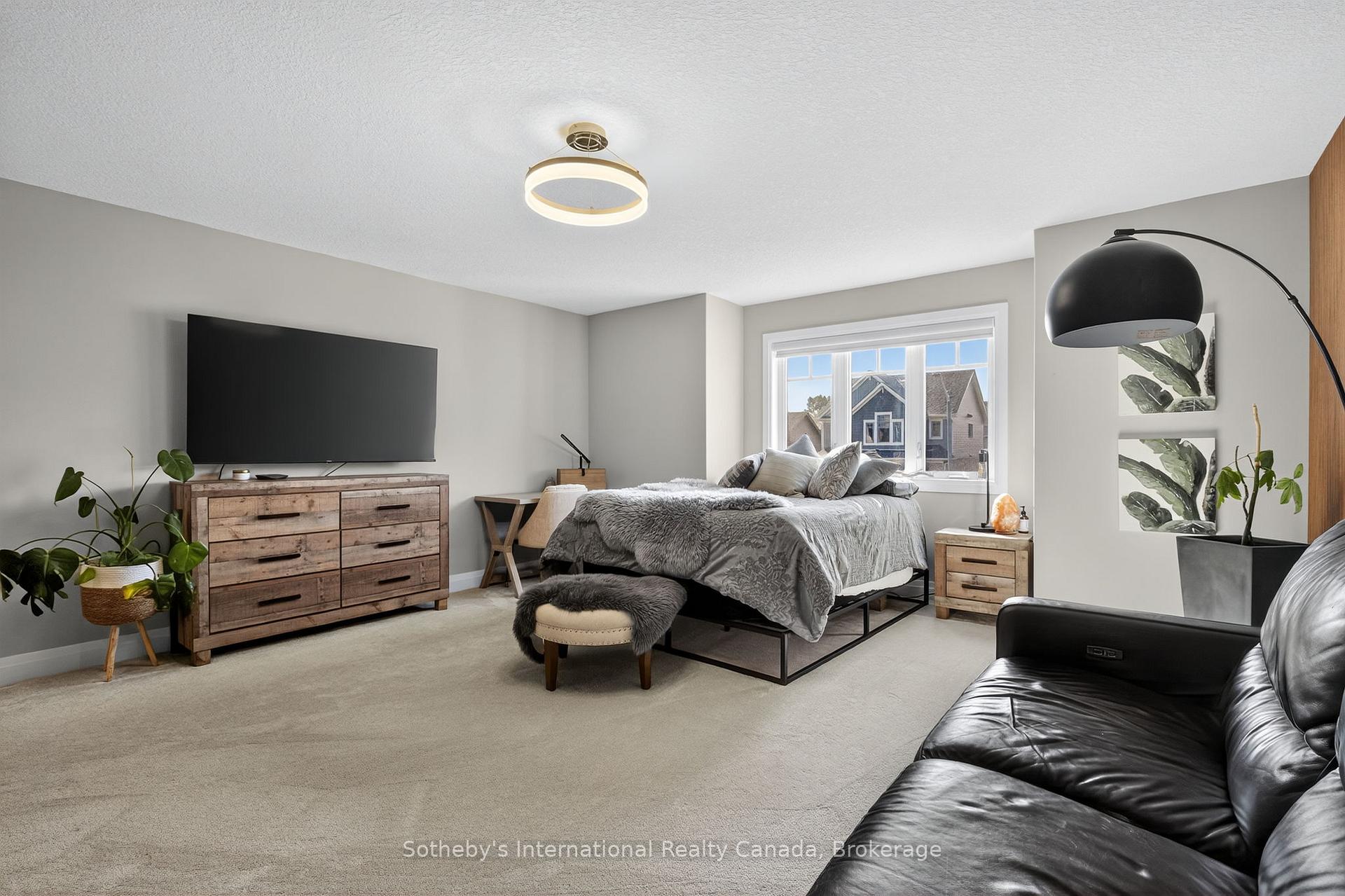 Photo 10 of 150 Plewes Drive, Collingwood — HOMEH