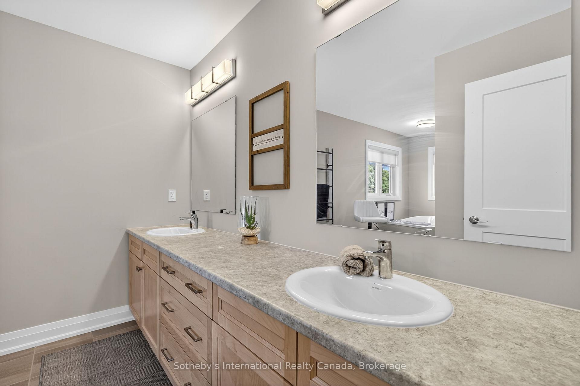 Photo 12 of 150 Plewes Drive, Collingwood — HOMEH