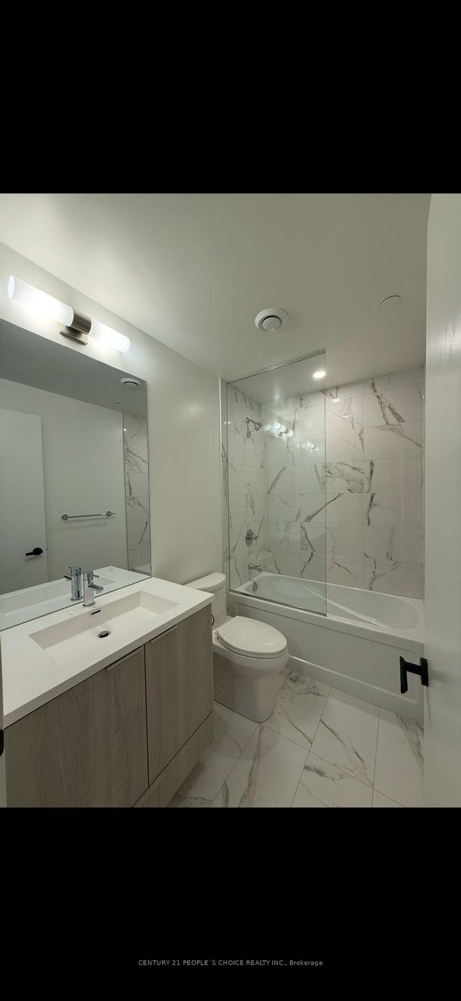 Photo 5 of Unit 3912, 8 Interchange Way, Vaughan, Vaughan Corporate Centre — HOMEH